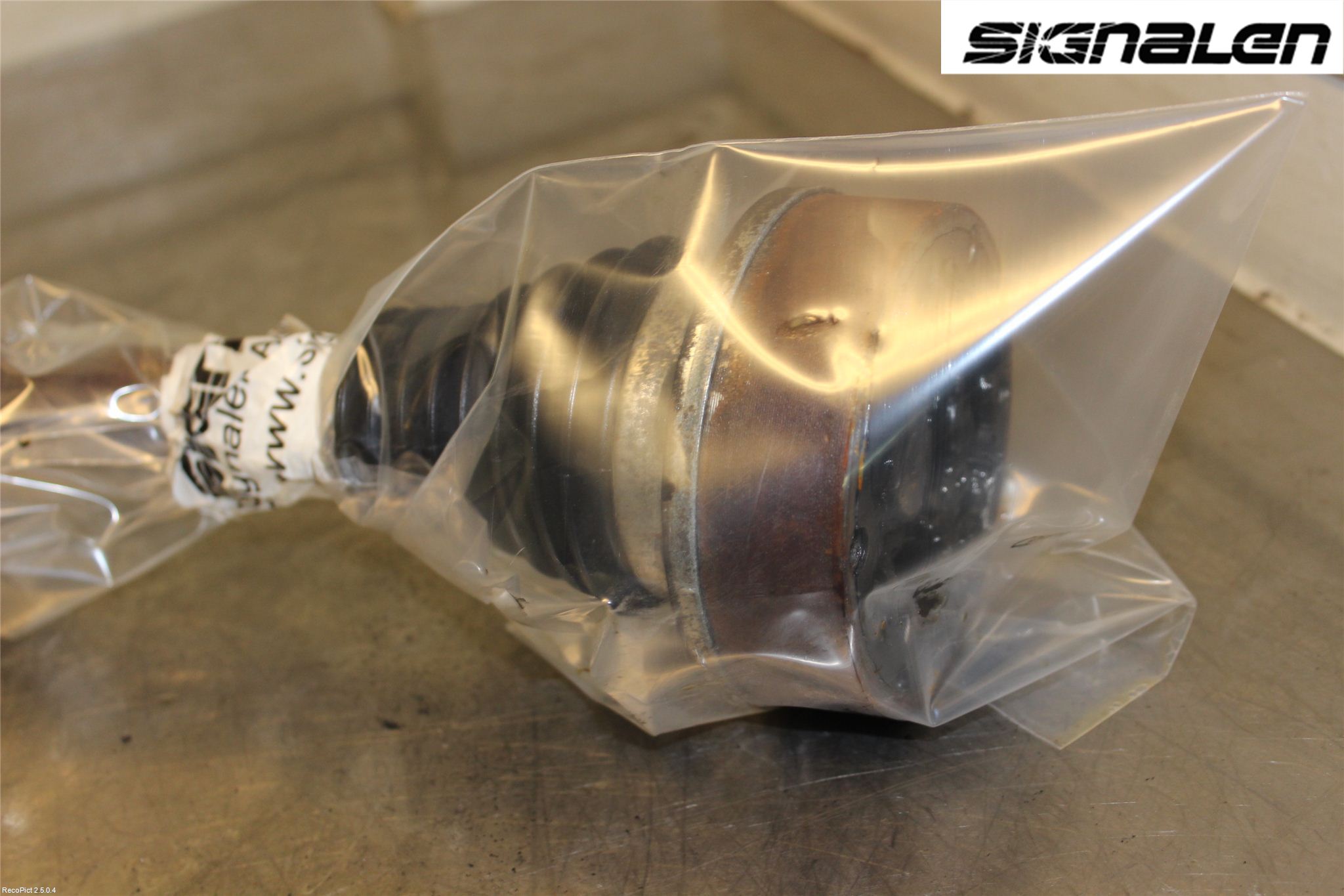 Volkswagen VW CADDY      04-10 Drivaxel Fram Vänster