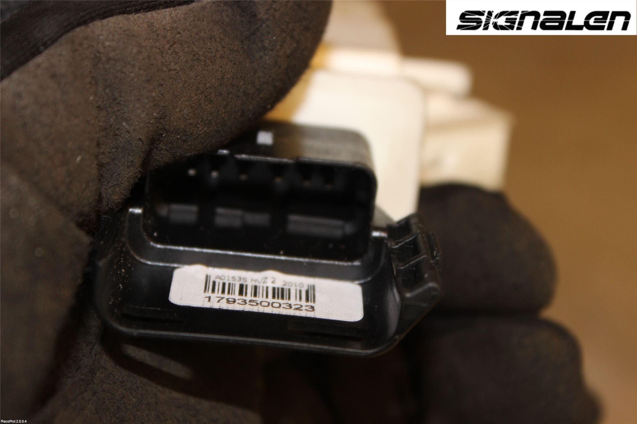 Peugeot PARTNER 08-15 Låskista-Dörrlås