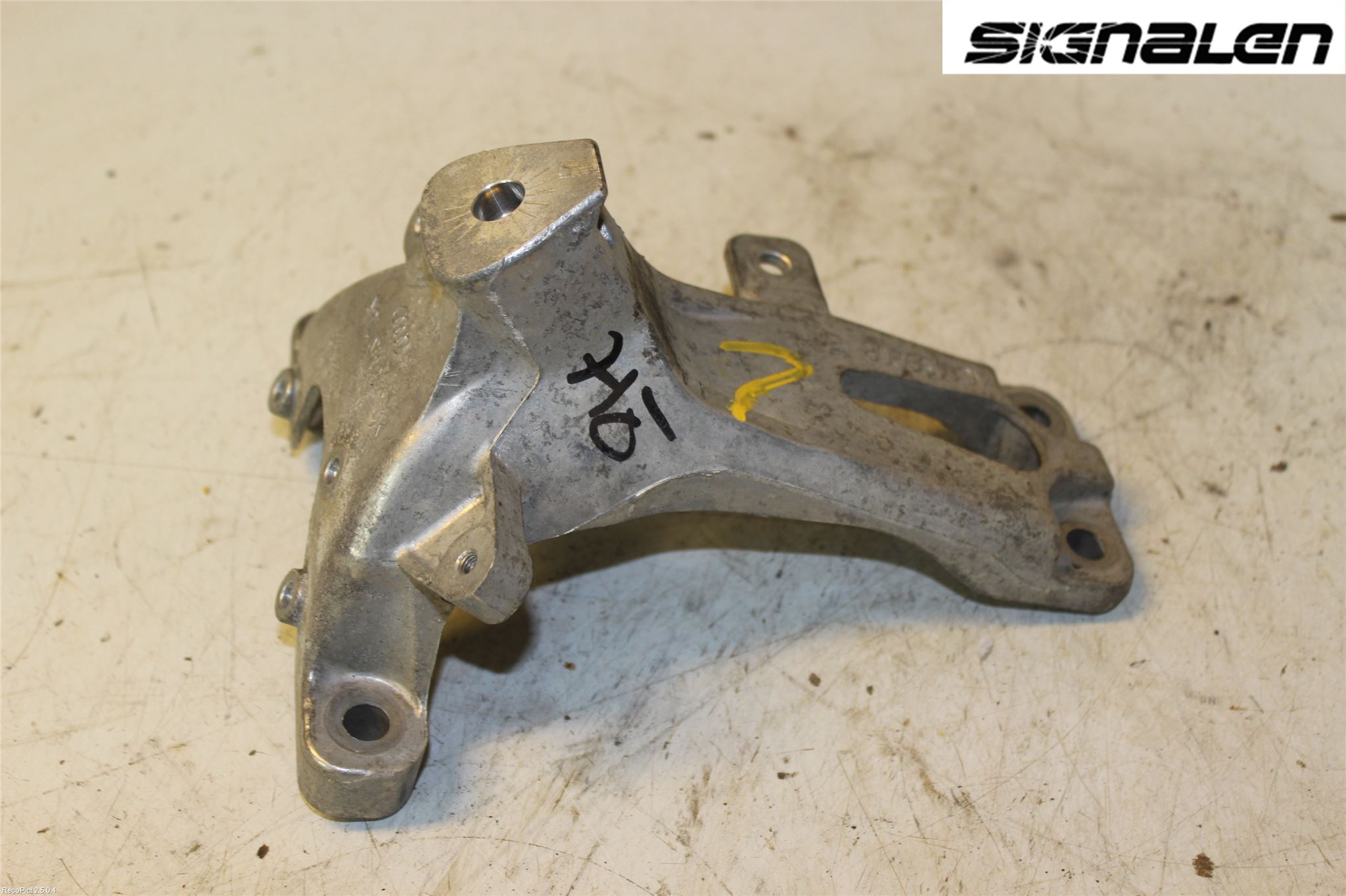 Audi A6/S6 4G 11-18 Motorfäste