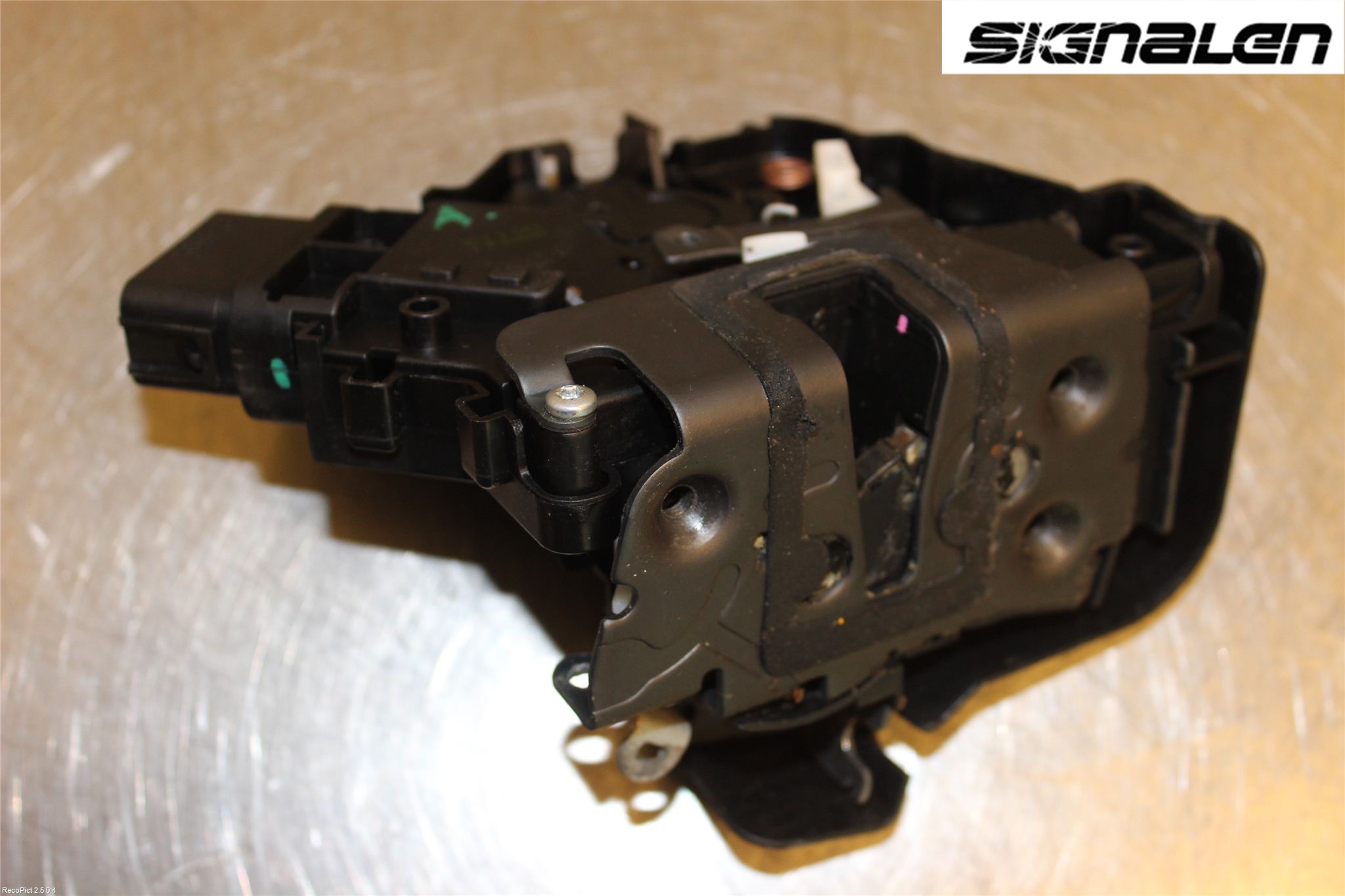 Ford FOCUS 08-11 Låskista-Dörrlås