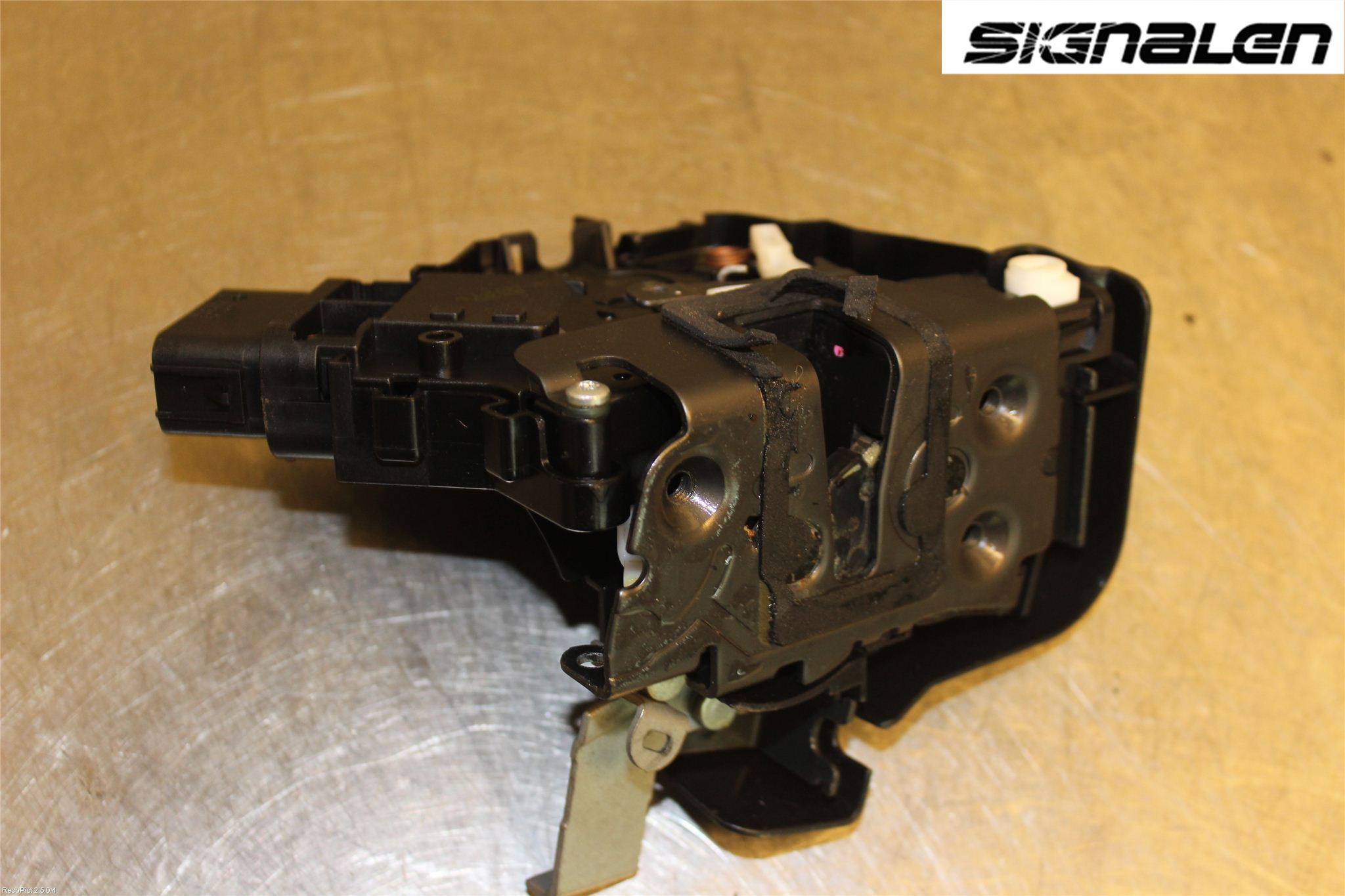 Ford FOCUS 08-11 Låskista-Dörrlås