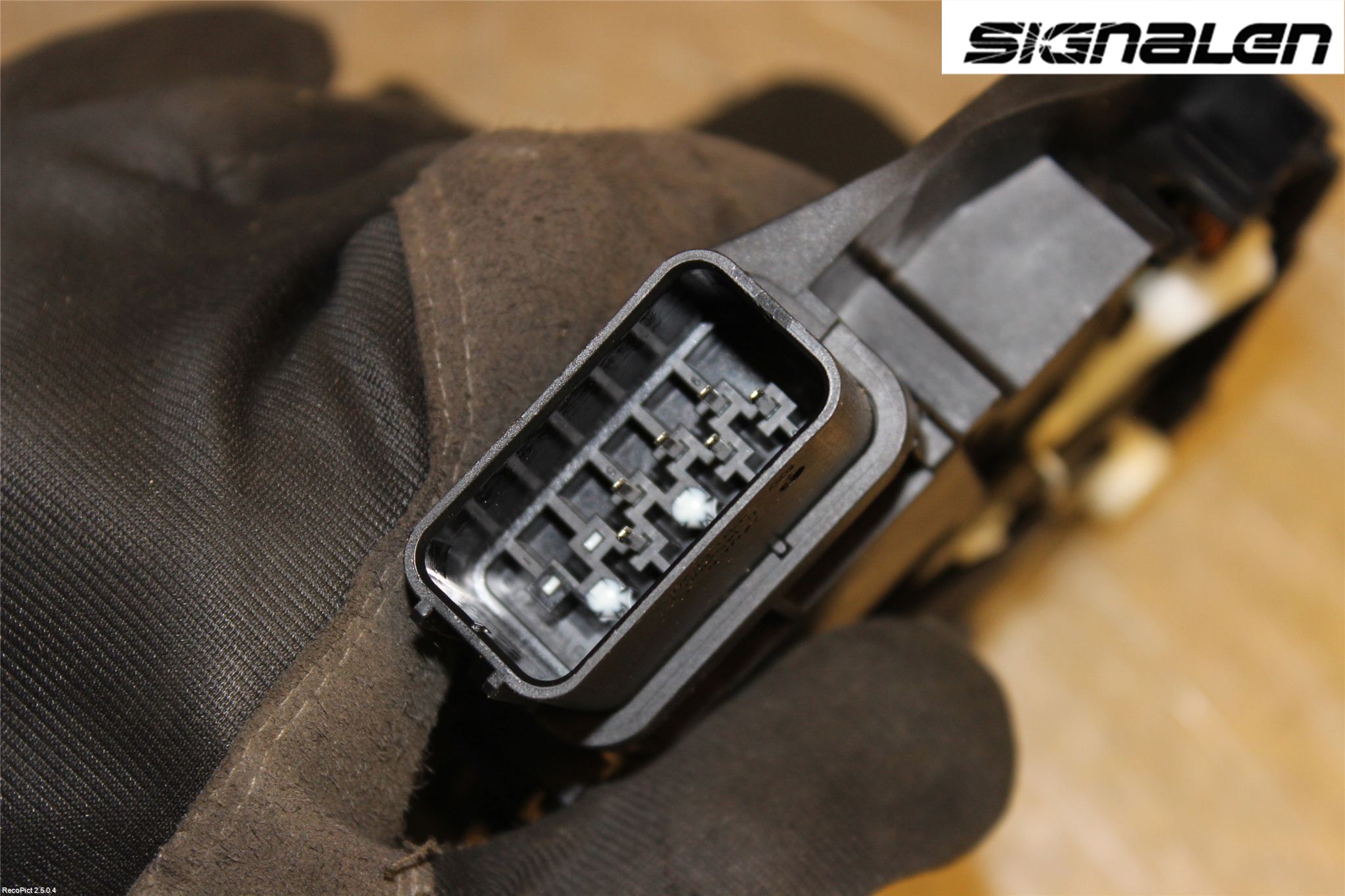 Ford FOCUS 08-11 Låskista-Dörrlås