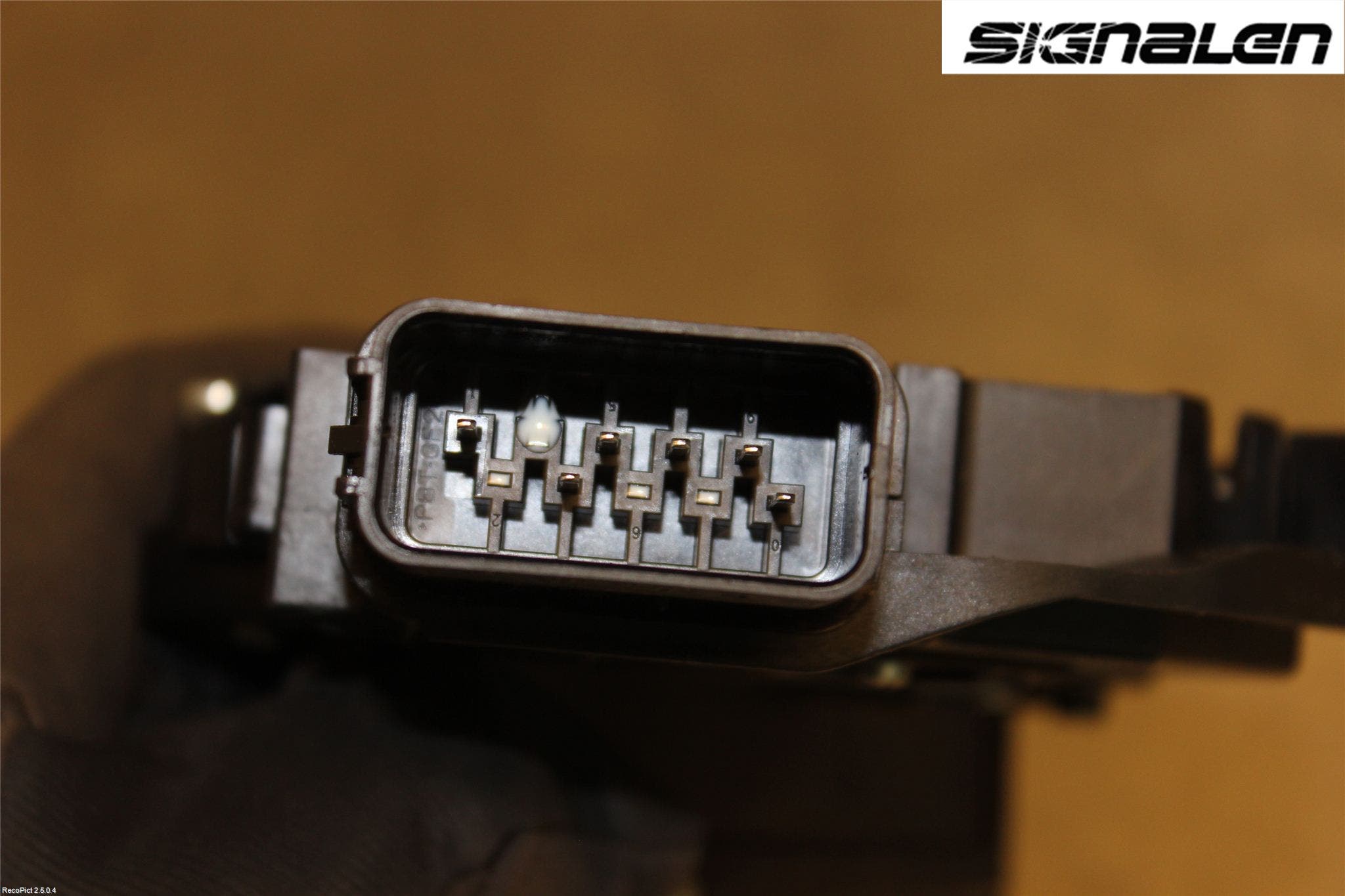 Ford FOCUS 08-11 Låskista-Dörrlås