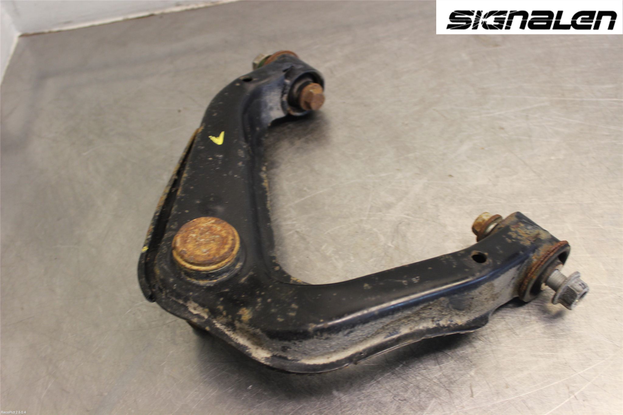 Nissan NAVARA 05-16 Bärarm Fram Övre Hö