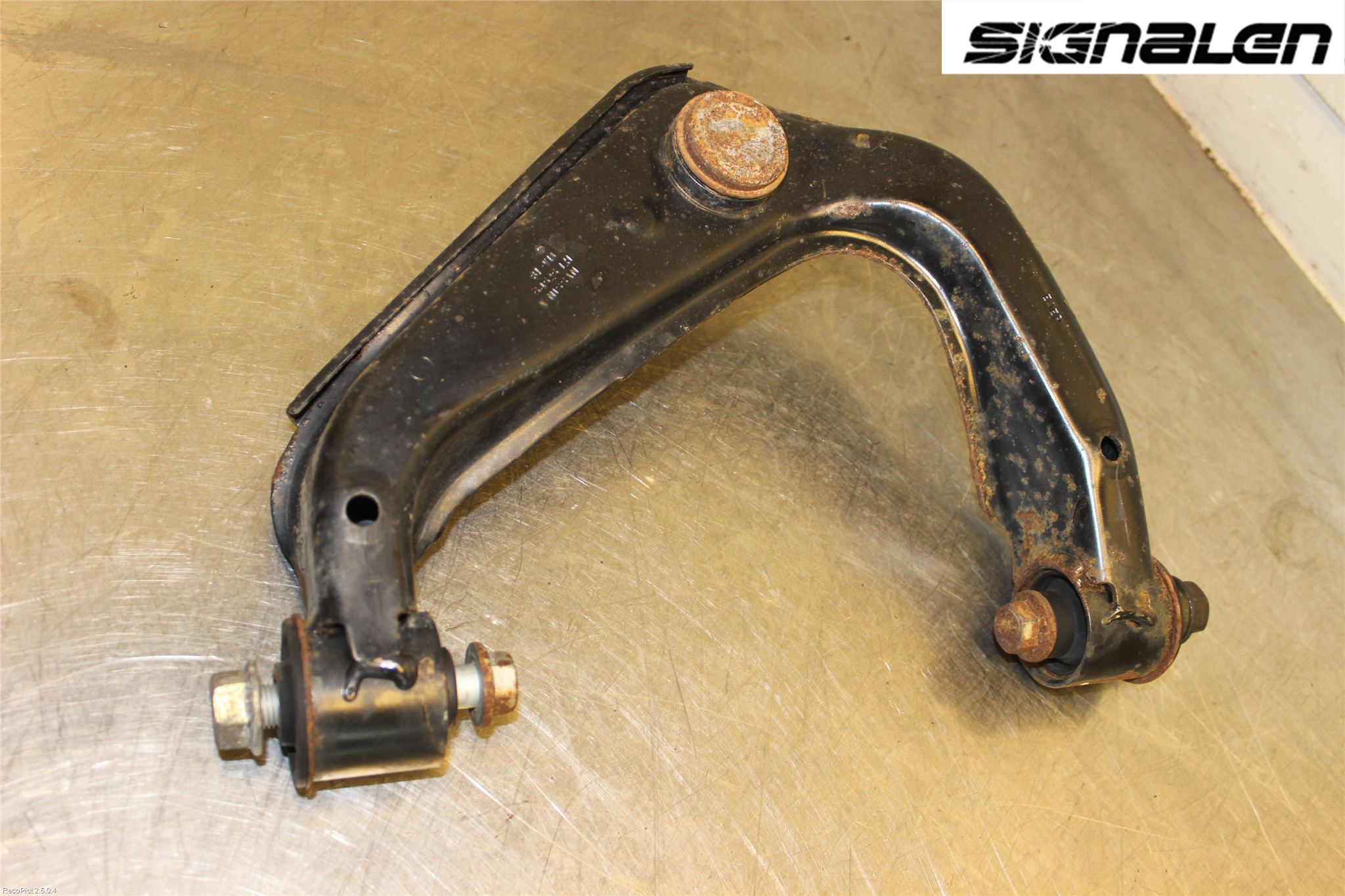 Nissan NAVARA 05-16 Bärarm Fram Övre Vä