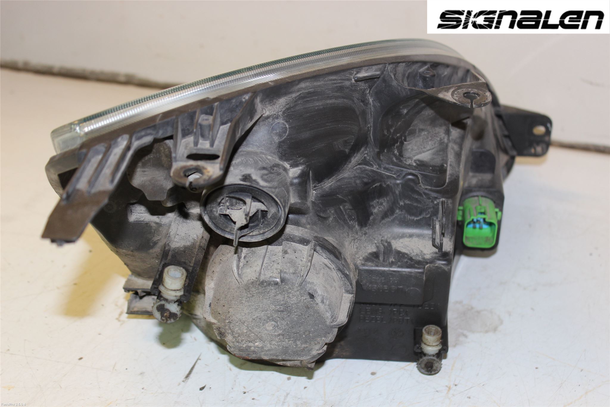 Ford FIESTA     02-05 Strålkastare Vänster