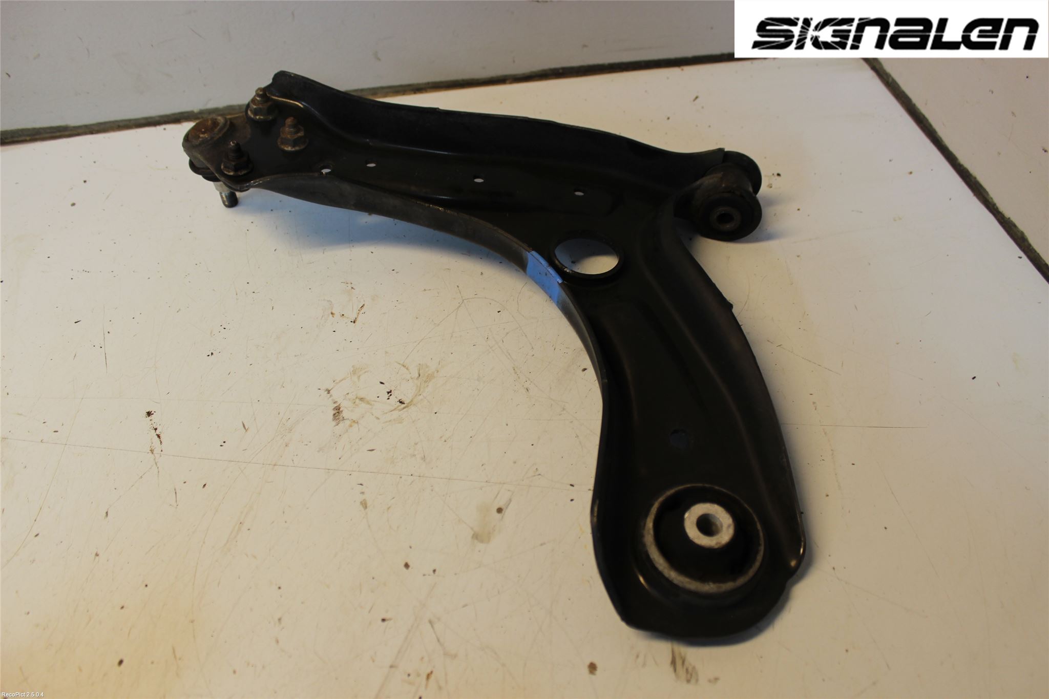 Skoda FABIA 07-14 Bärarm Fram Undre Hö