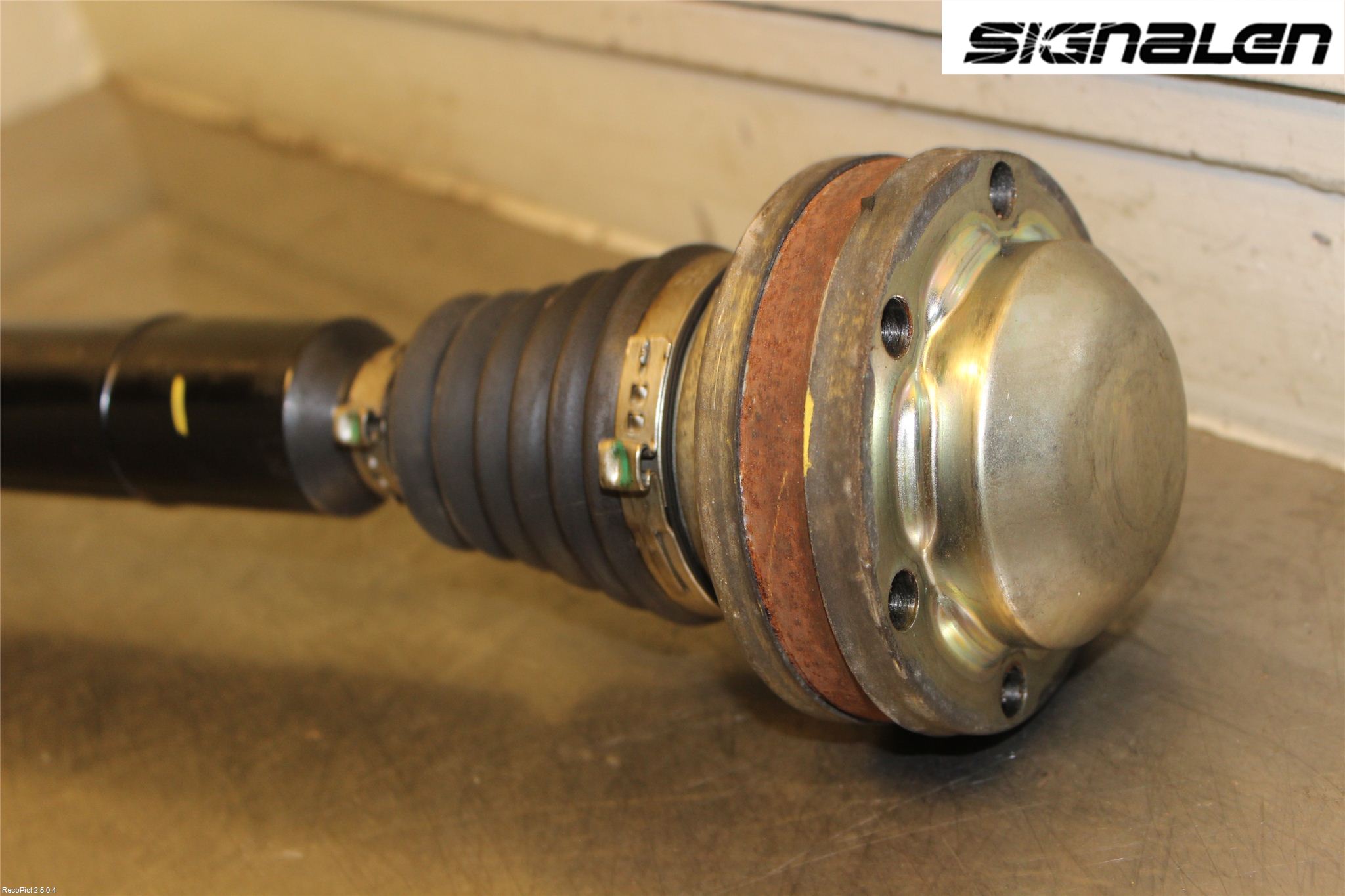 Volkswagen VW PASSAT 11-14 Drivaxel Fram Höger