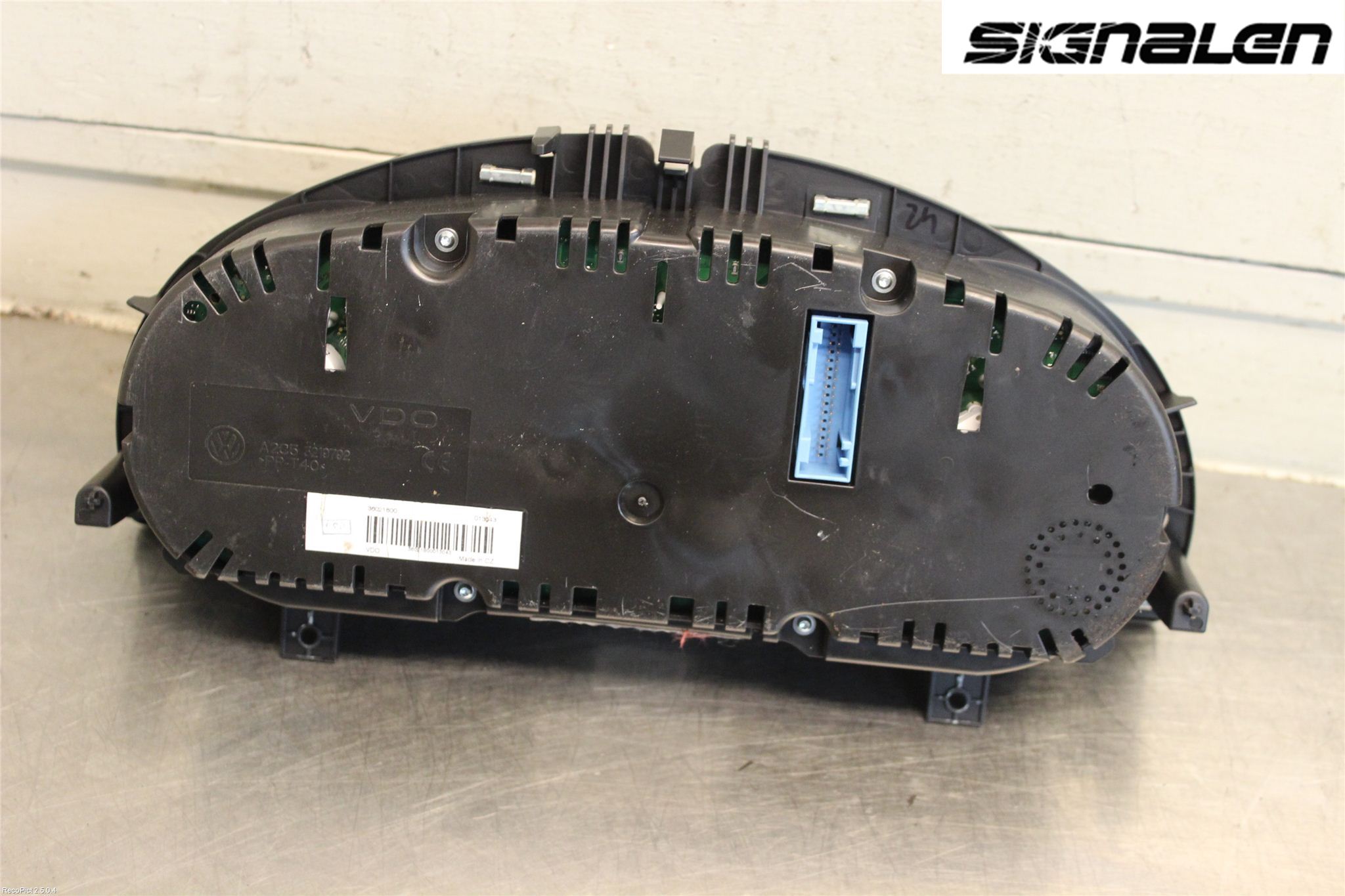 Volkswagen VW PASSAT 11-14 Instrument Komb