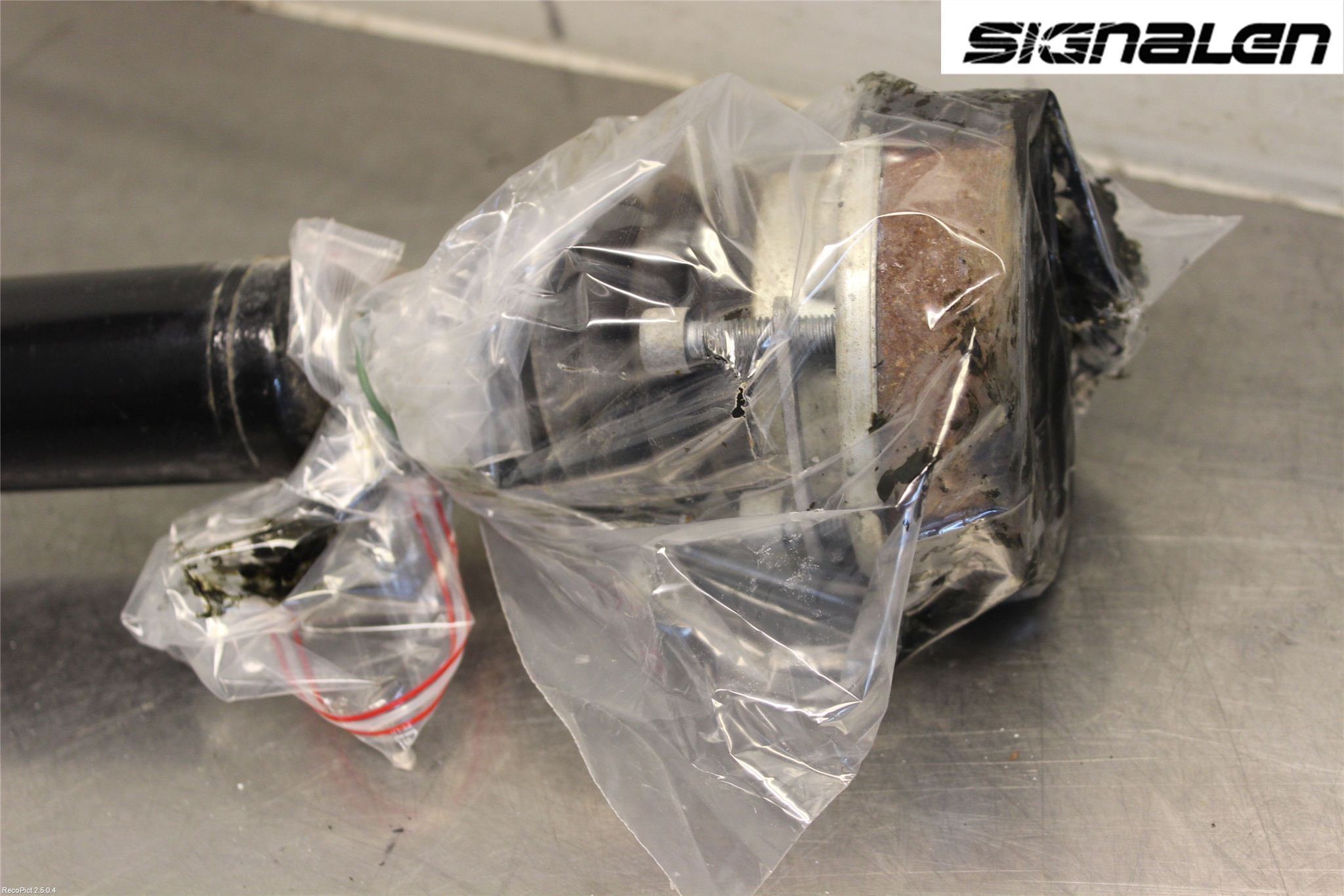 Volkswagen VW PASSAT 11-14 Drivaxel Fram Höger