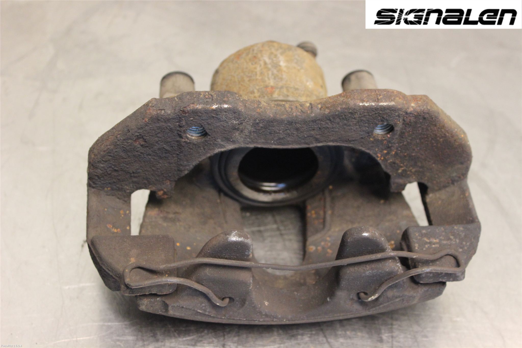 Ford FOCUS     04-07 Bromsok Fram Höger