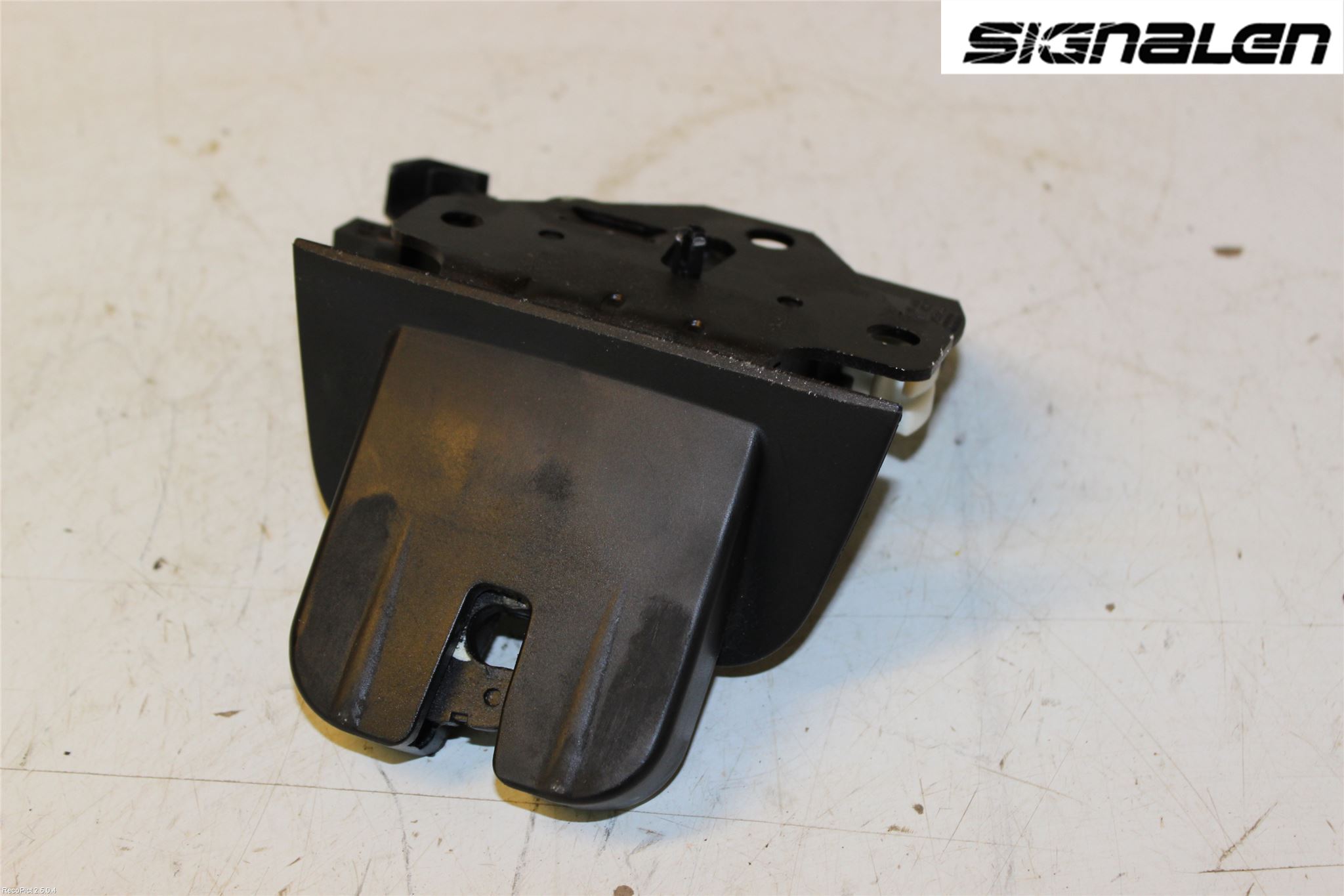 Audi A4/S4 05-07 Låskista Baklucka