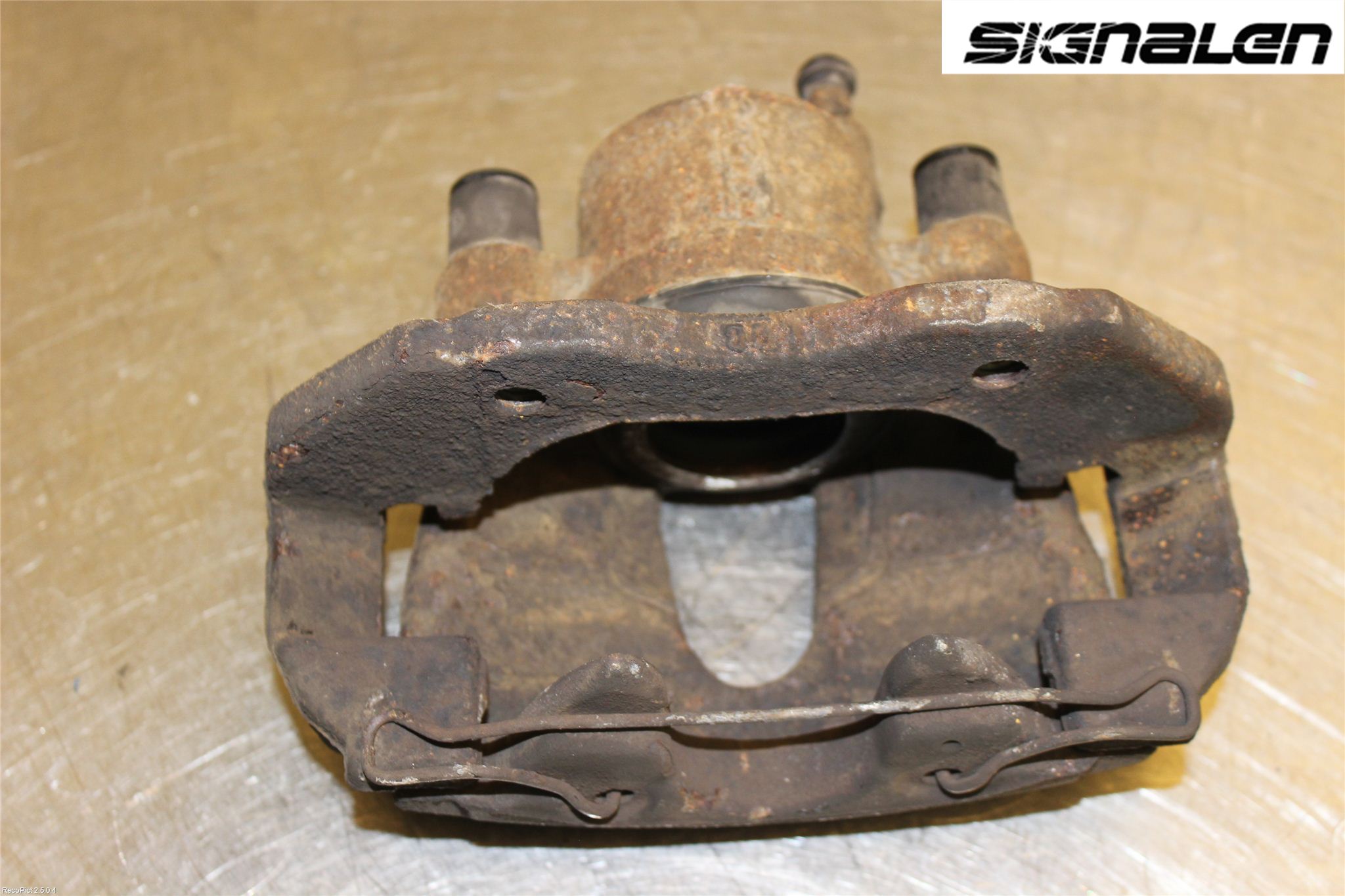 Ford FOCUS     04-07 Bromsok Fram Höger