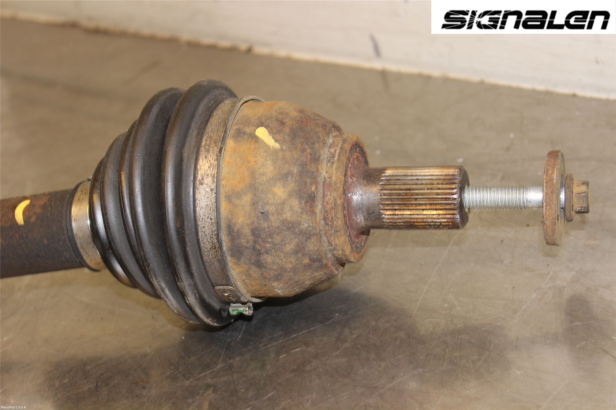 Ford FOCUS 08-11 Drivaxel Fram Höger