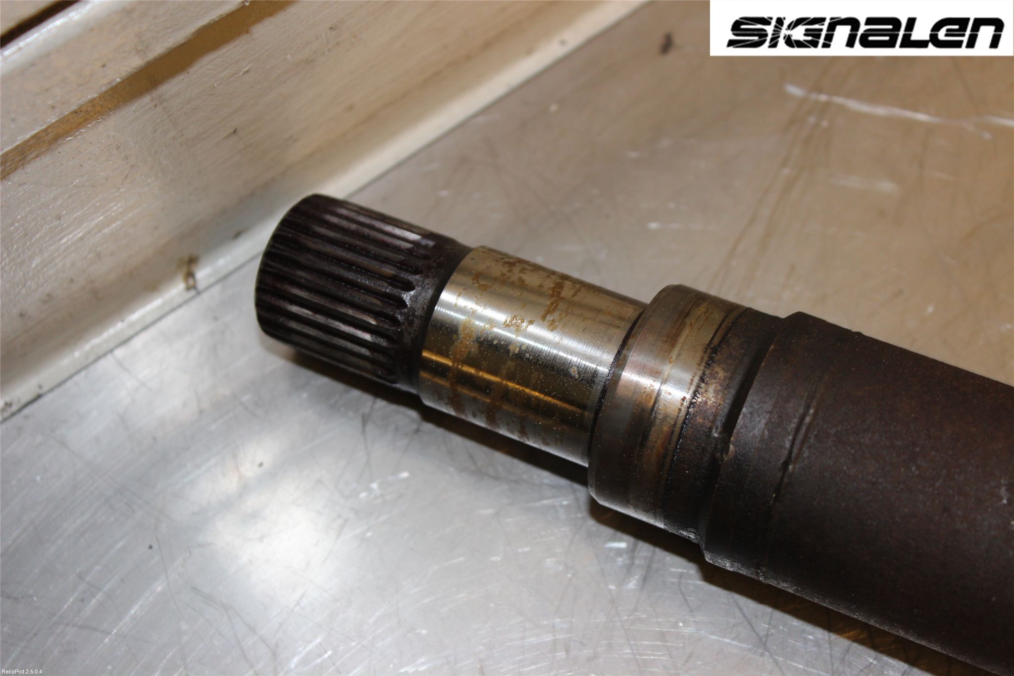 Ford FOCUS 08-11 Drivaxel Fram Höger