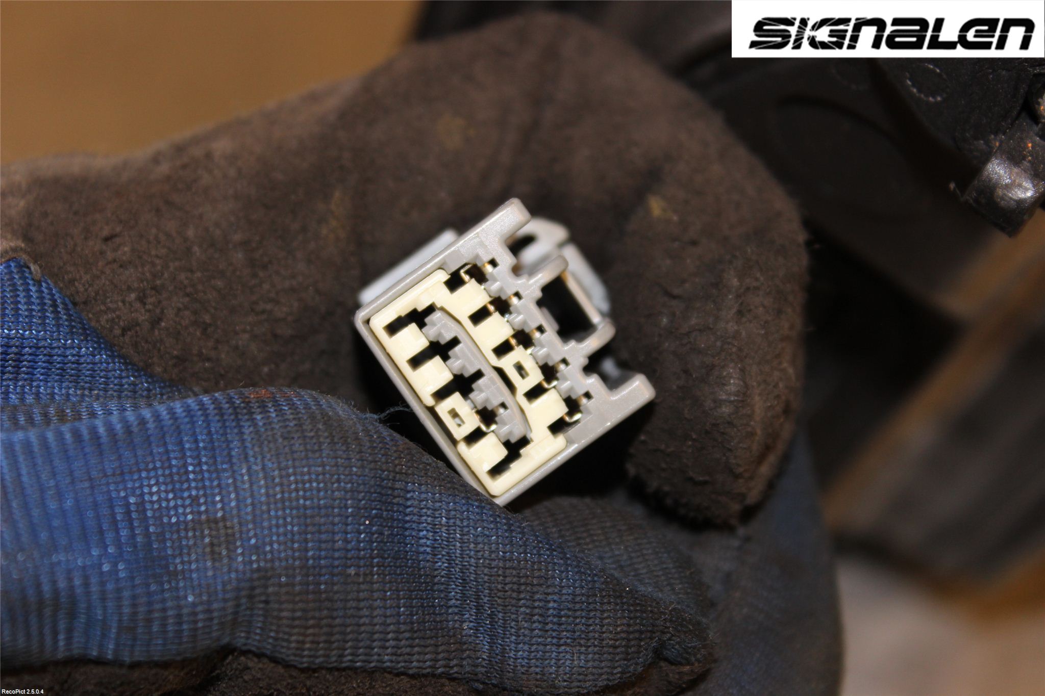 Ford FOCUS     04-07 Spegel Yttre El Hö