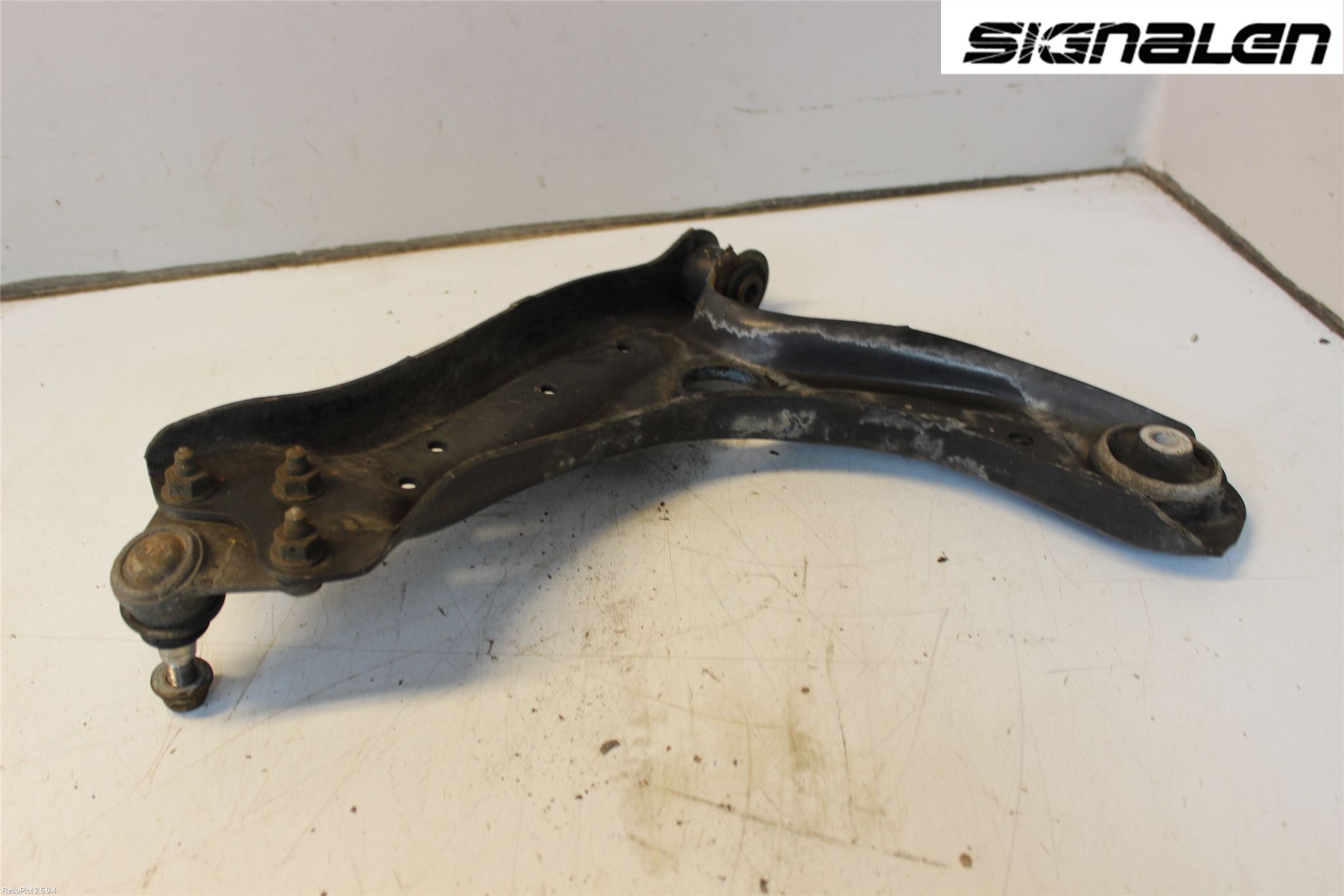 Volkswagen VW POLO 10-17 Bärarm Fram Undre Hö