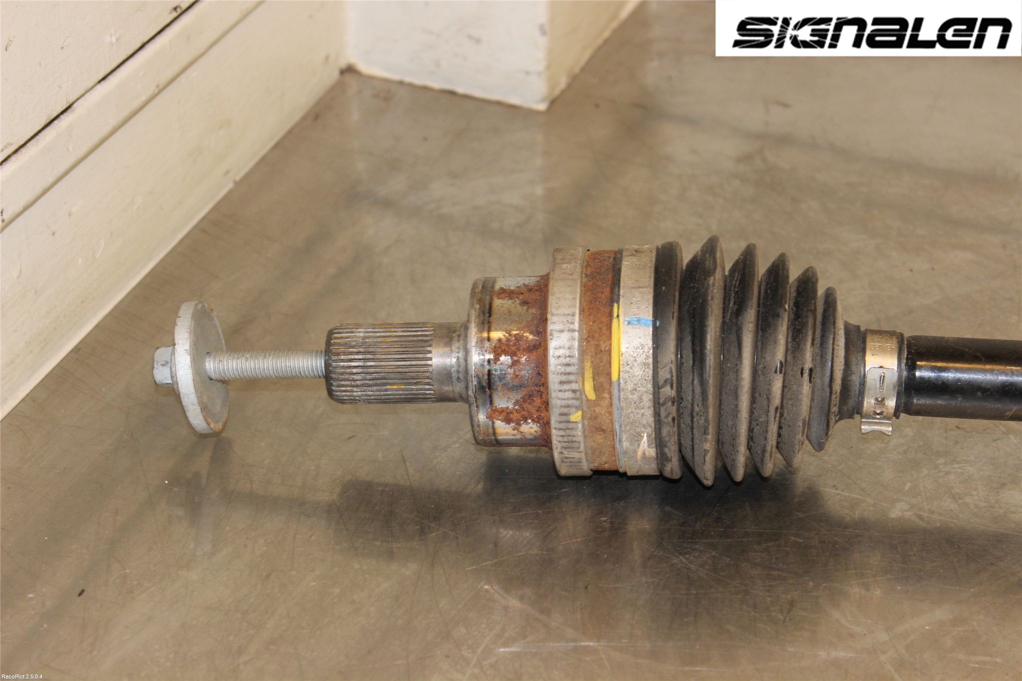 Volvo XC70 08-13 Drivaxel Bak Vänster