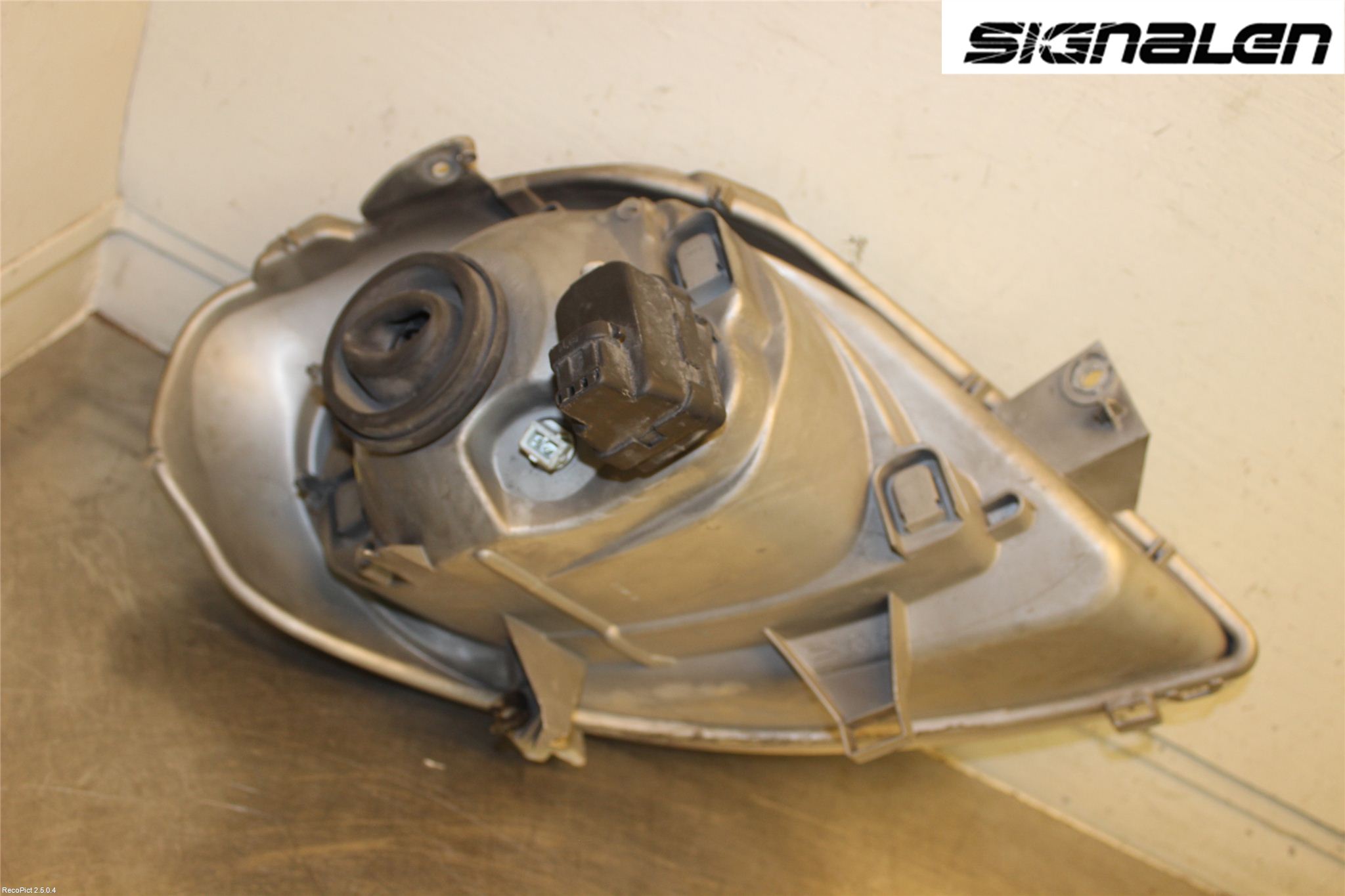 Renault TRAFIC   02-14 Strålkastare Vänster