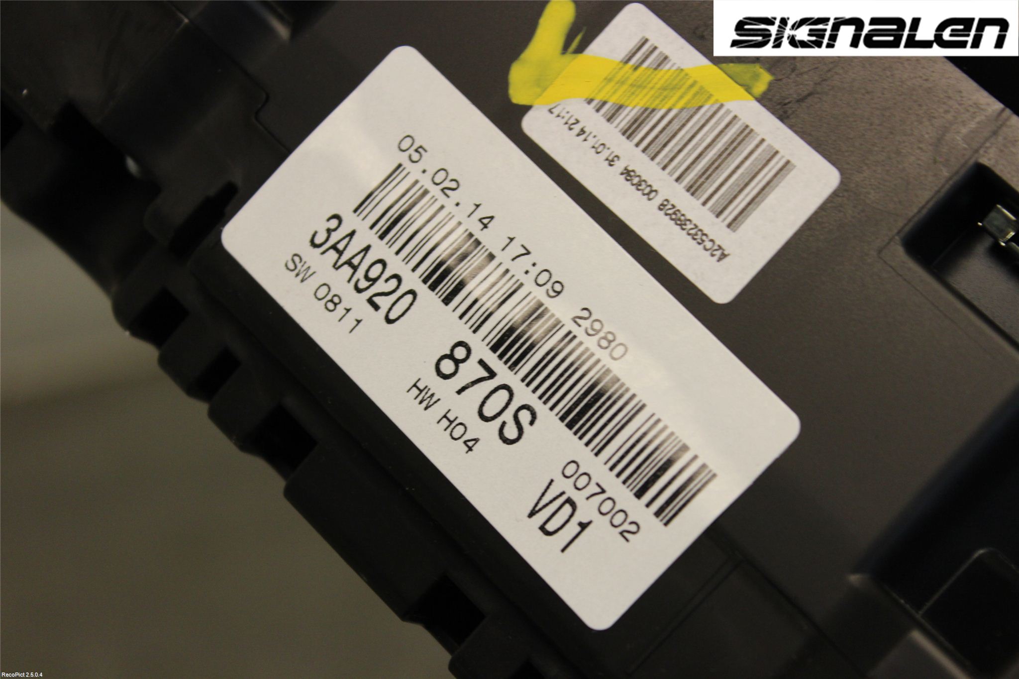 Volkswagen VW PASSAT 11-14 Instrument Komb