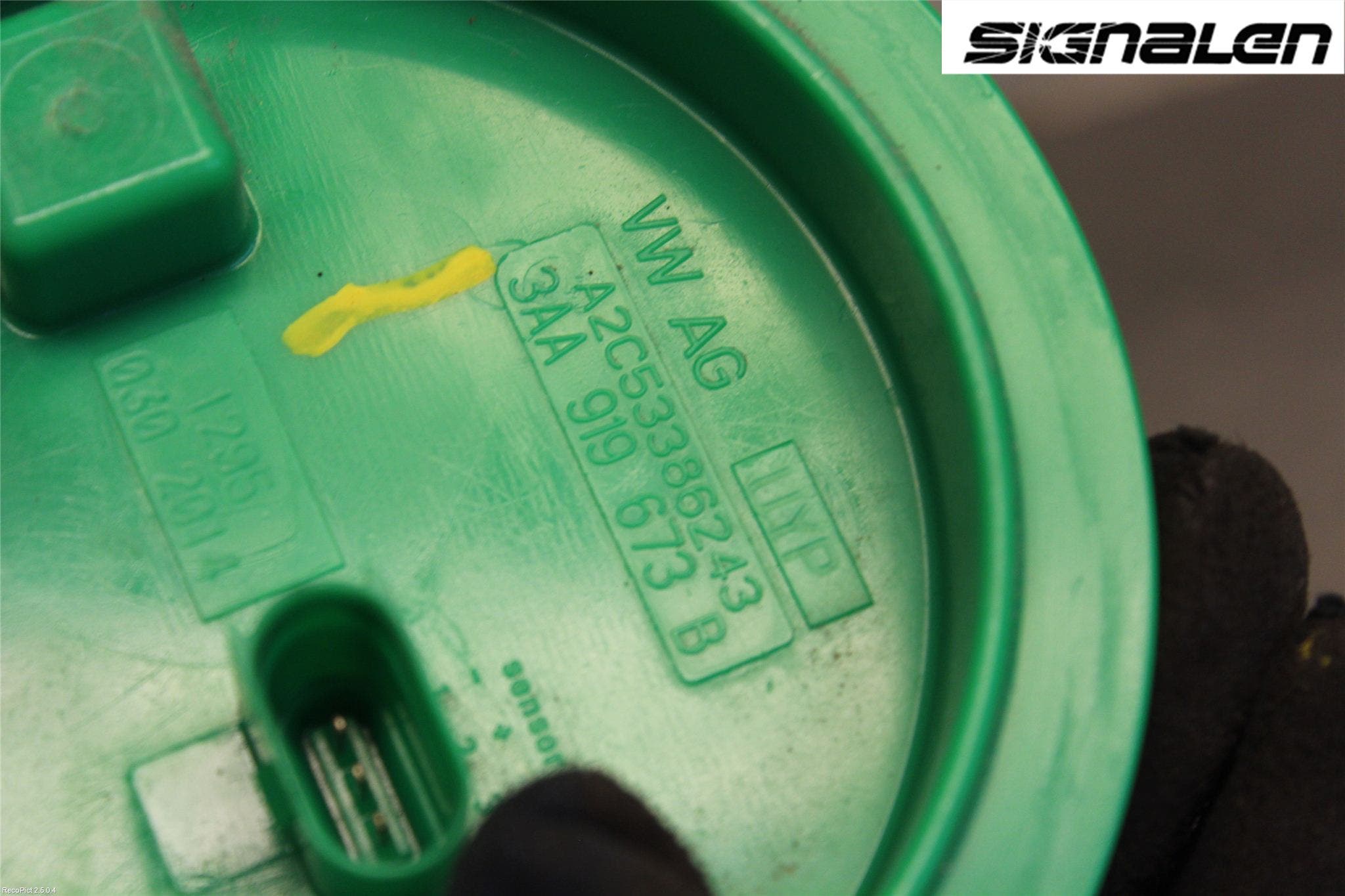 Volkswagen VW PASSAT 15-19 Givare Tank