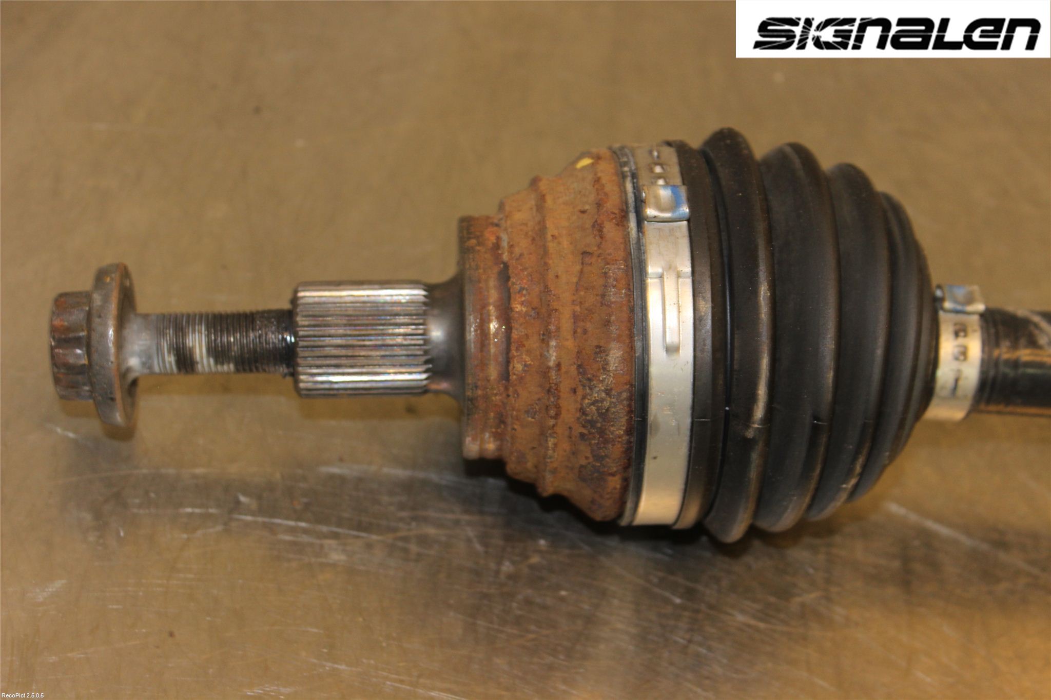 Volkswagen VW GOLF VI 09-13 Drivaxel Fram Vänster