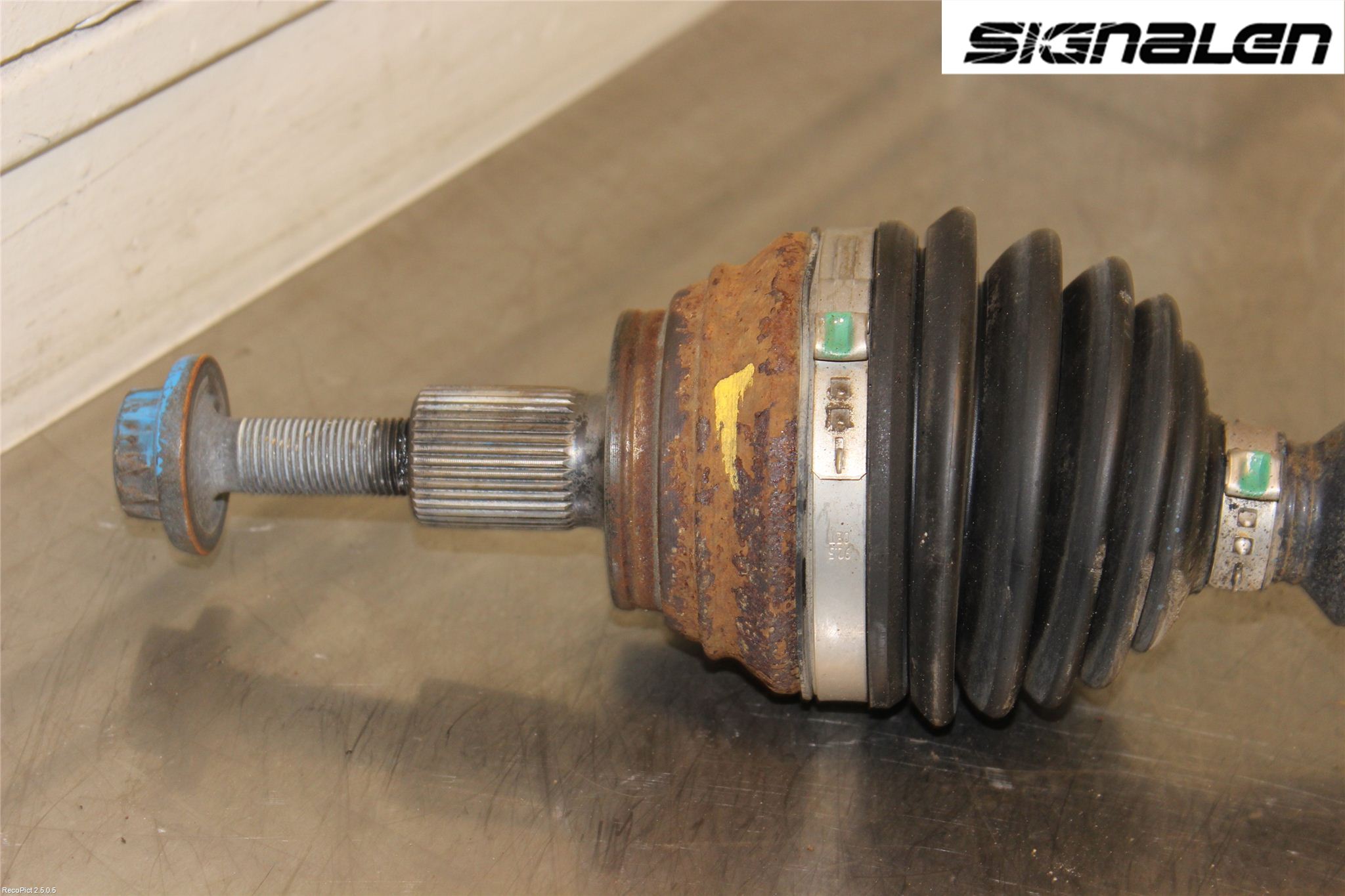 Volkswagen VW GOLF VI 09-13 Drivaxel Fram Höger