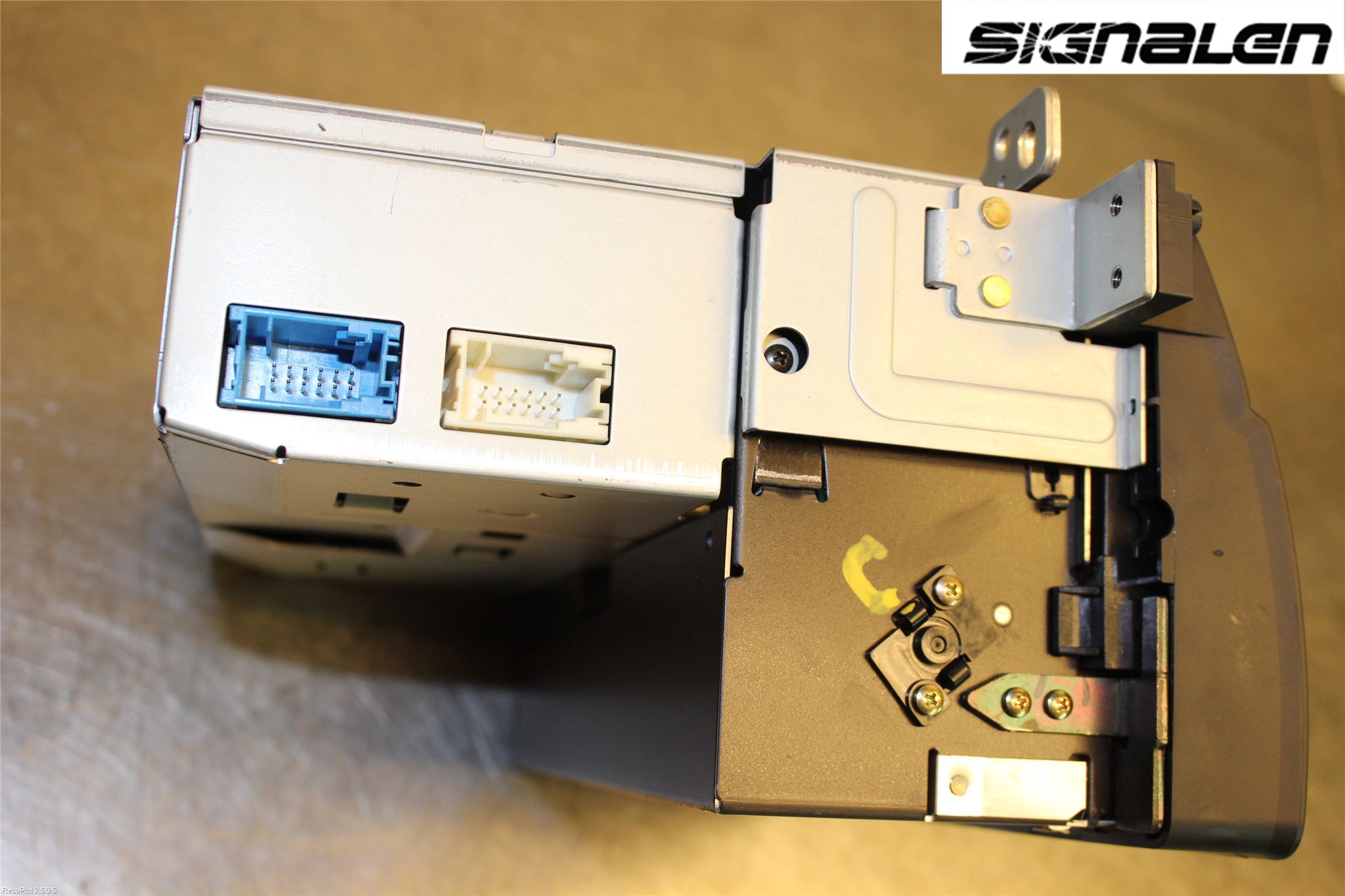 BMW 3 E46      98-05 Radio