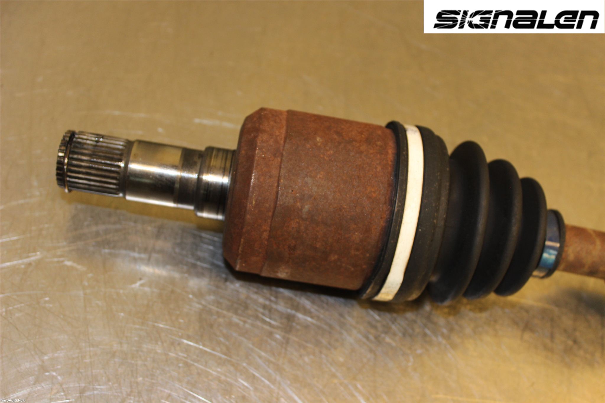 Mazda 6 02-08 Drivaxel Fram Vänster