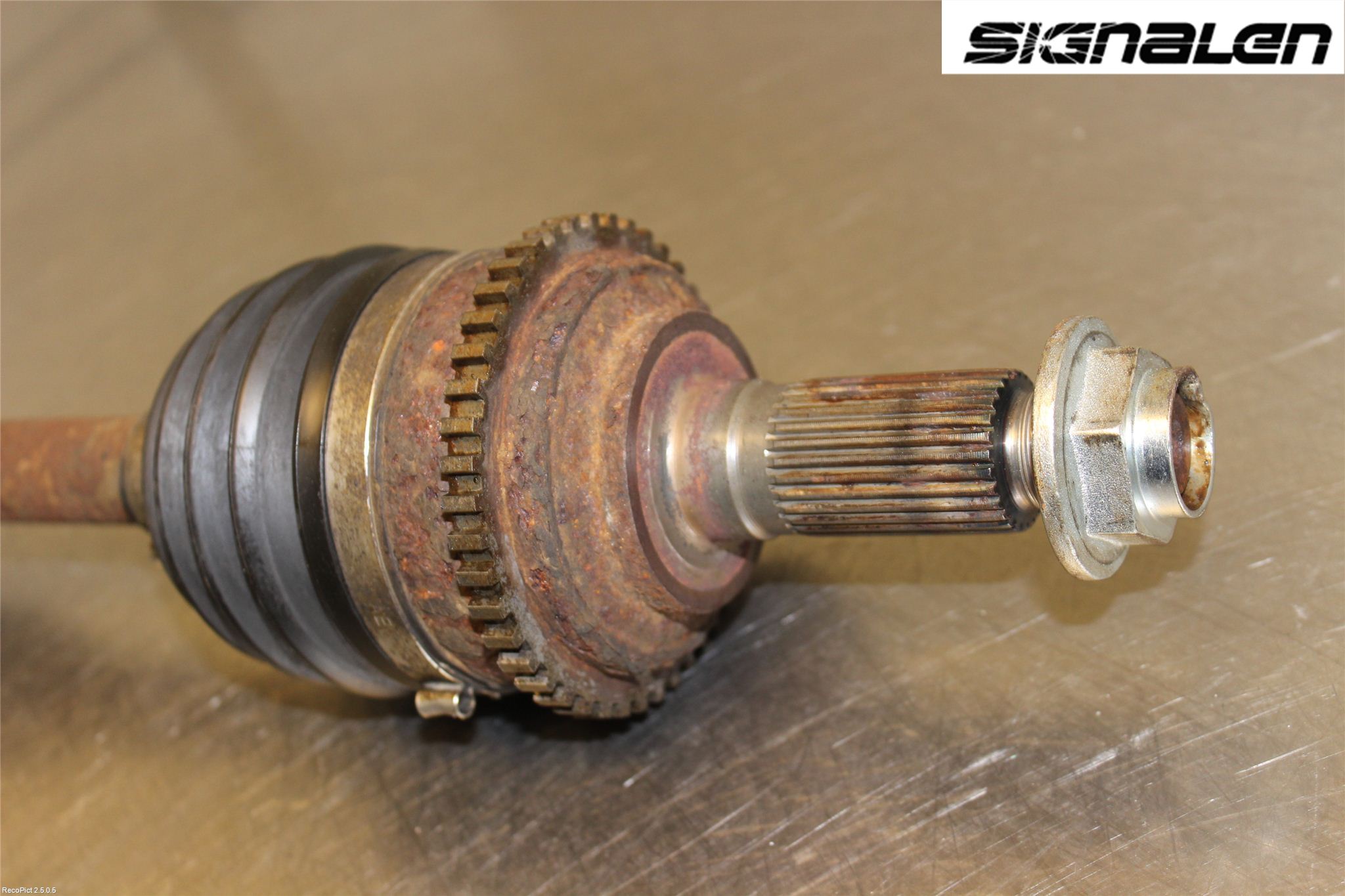 Mazda 6 02-08 Drivaxel Fram Vänster