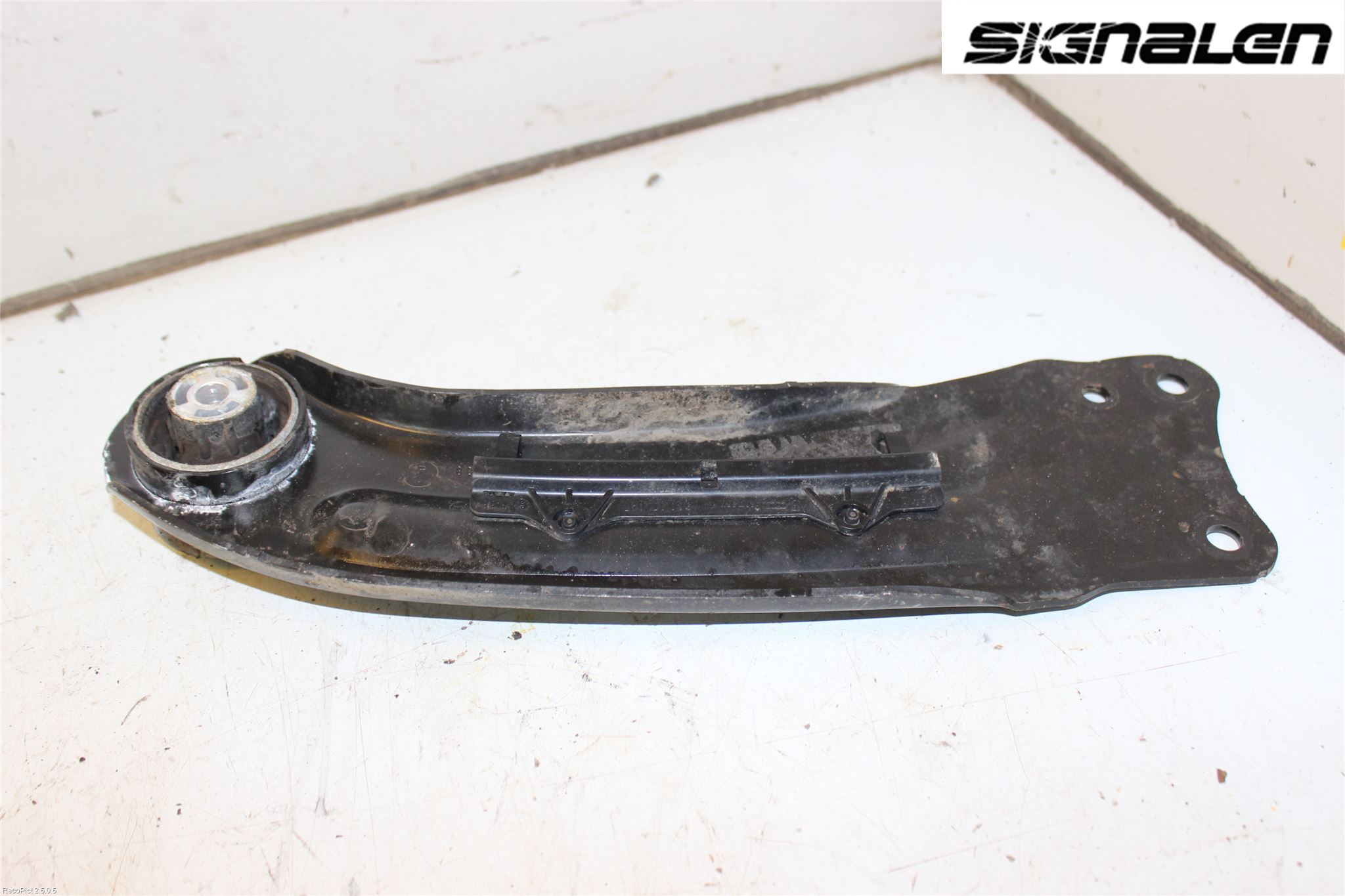 Volkswagen VW PASSAT 11-14 Bärarm Bak Höger