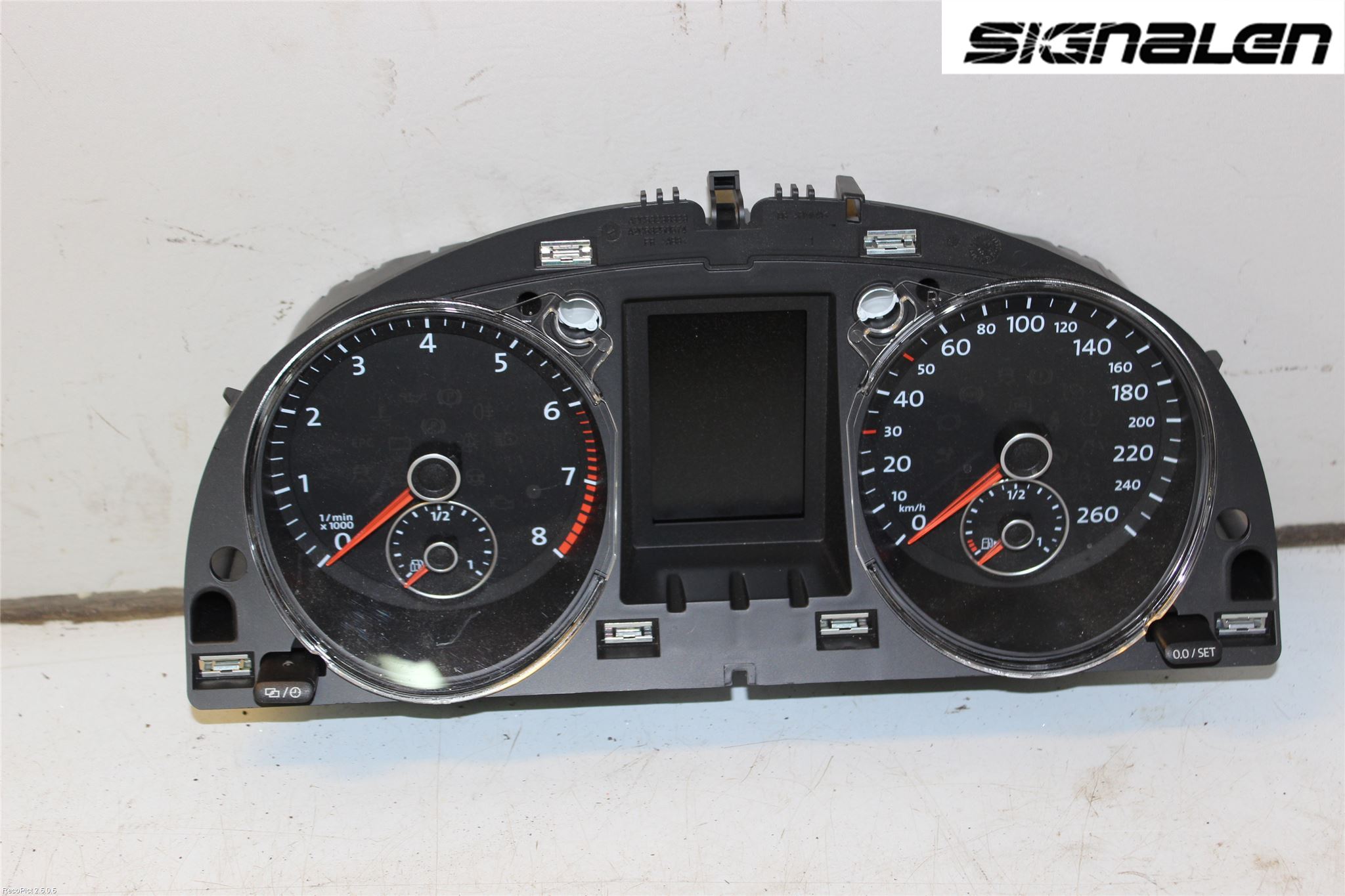 Volkswagen VW PASSAT 11-14 Instrument Komb