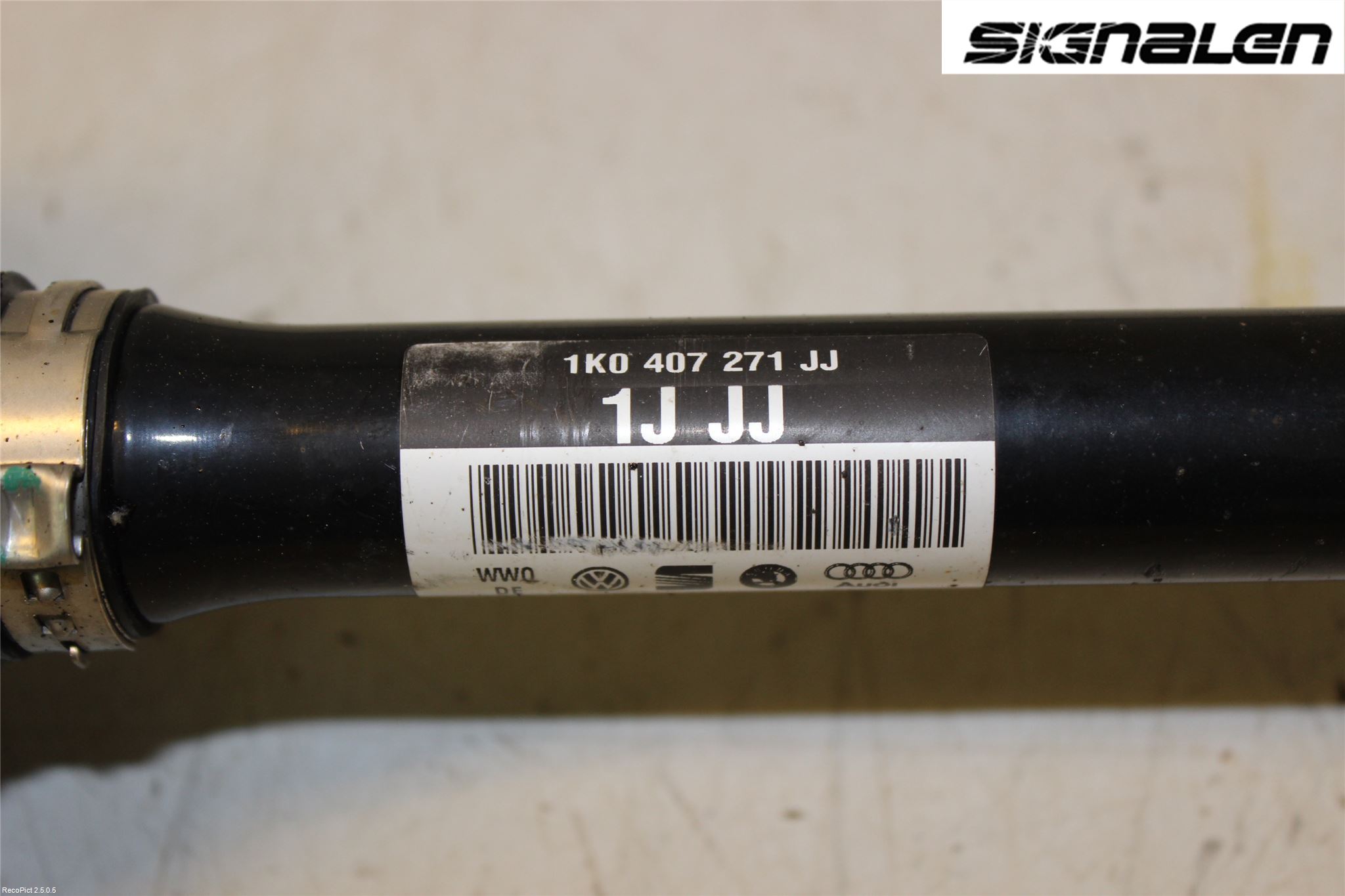 Volkswagen VW PASSAT 11-14 Drivaxel Fram Vänster