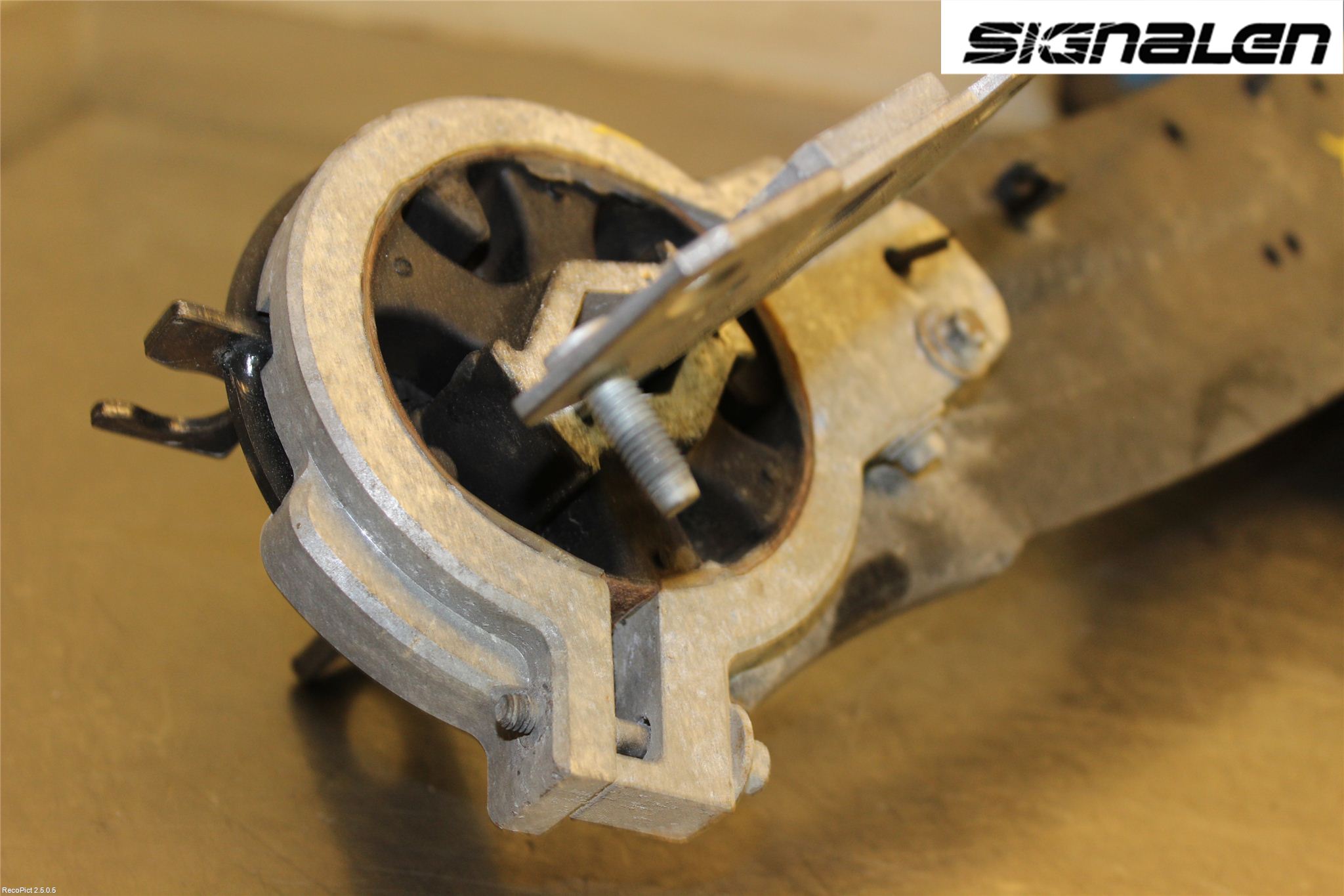 Volvo XC70 08-13 Hjullagerhus-Spindel Hö B