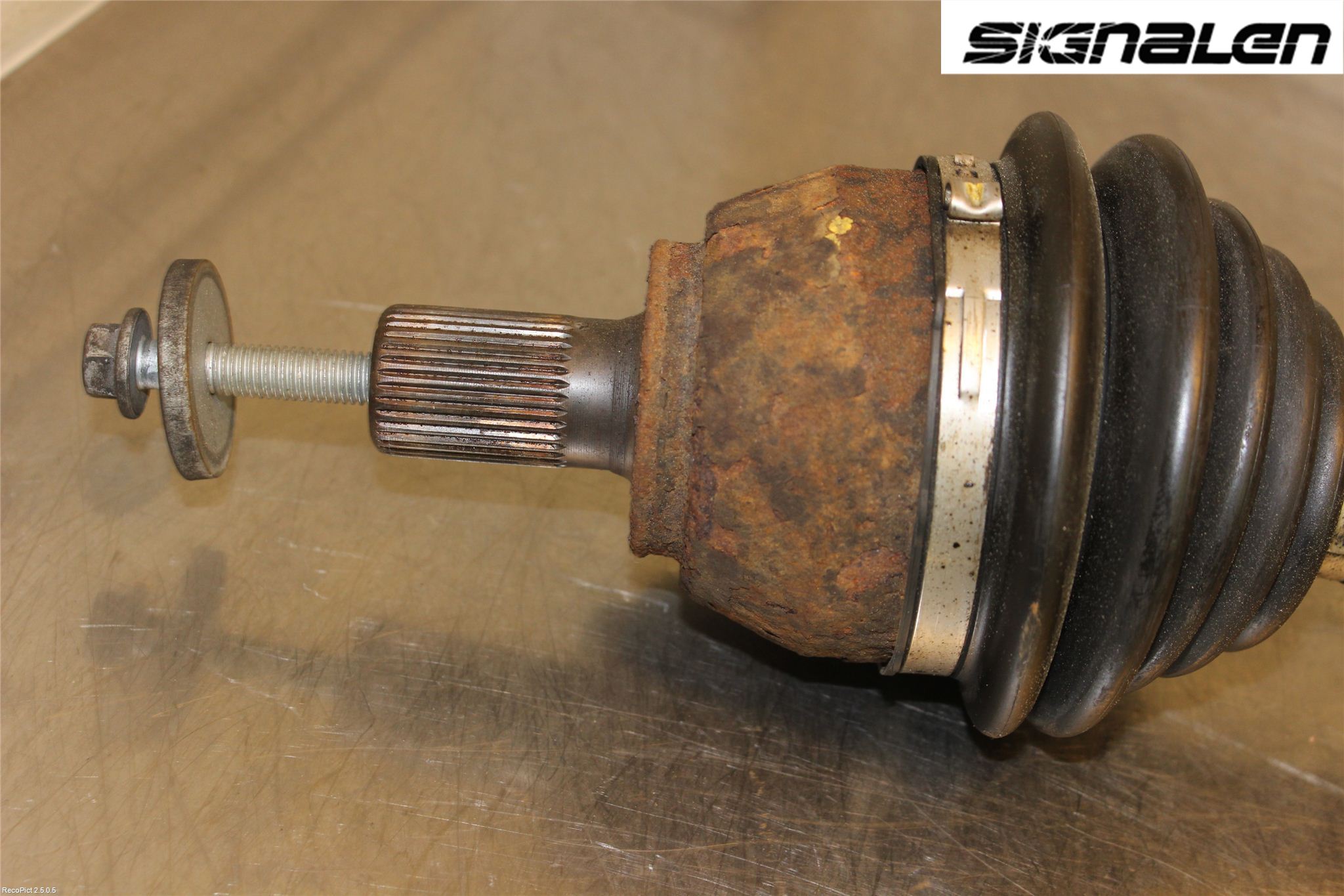 Ford FOCUS 08-11 Drivaxel Fram Vänster