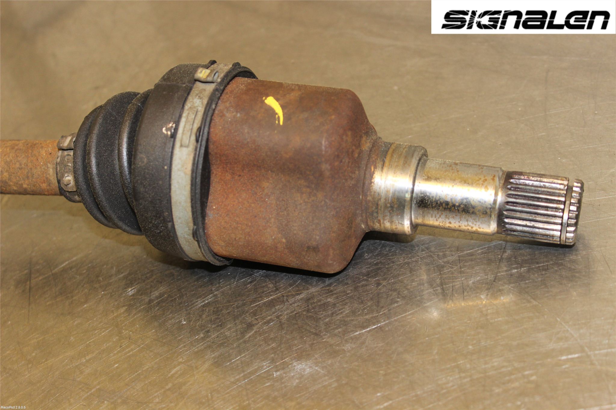 Ford FOCUS 08-11 Drivaxel Fram Vänster