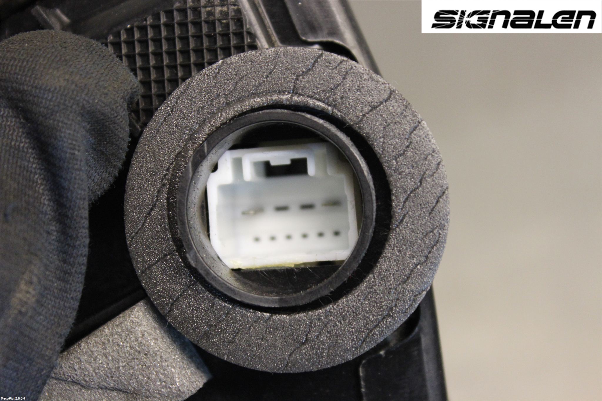 Toyota COROLLA VERSO 04-07 Låskista-Dörrlås