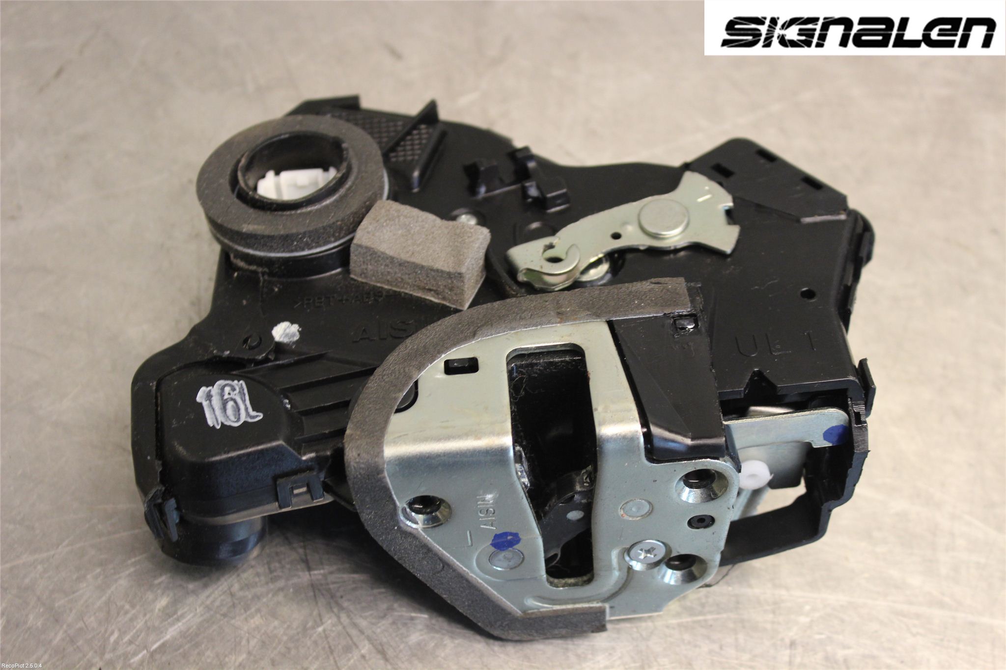 Toyota COROLLA VERSO 04-07 Låskista-Dörrlås