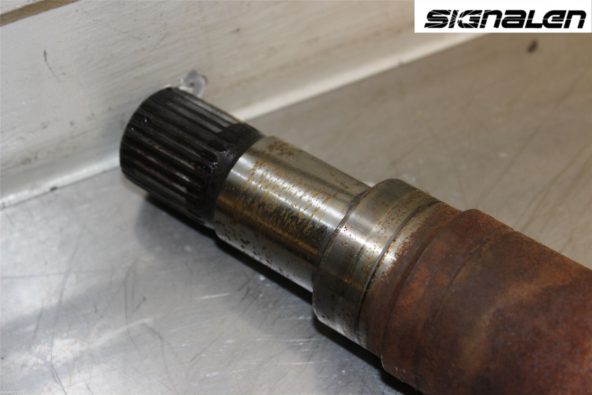 Ford FOCUS 08-11 Drivaxel Fram Höger