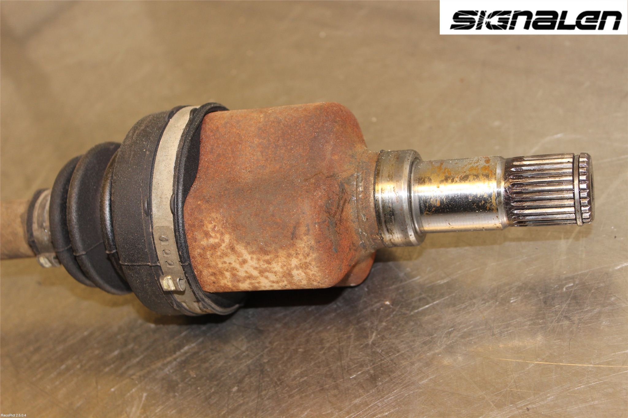 Ford FOCUS 08-11 Drivaxel Fram Vänster