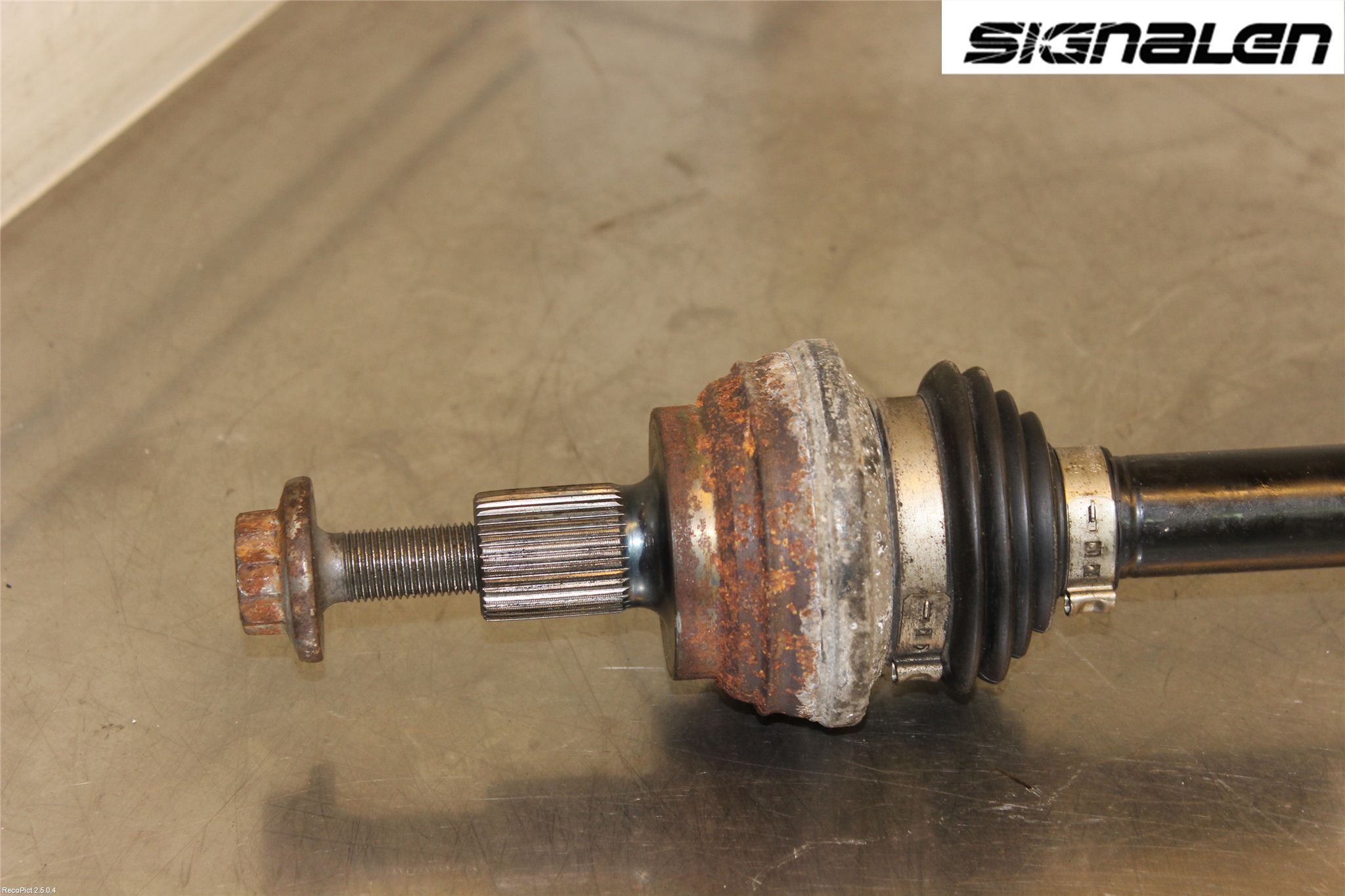 Skoda SUPERB 09-15 Drivaxel Bak Vänster