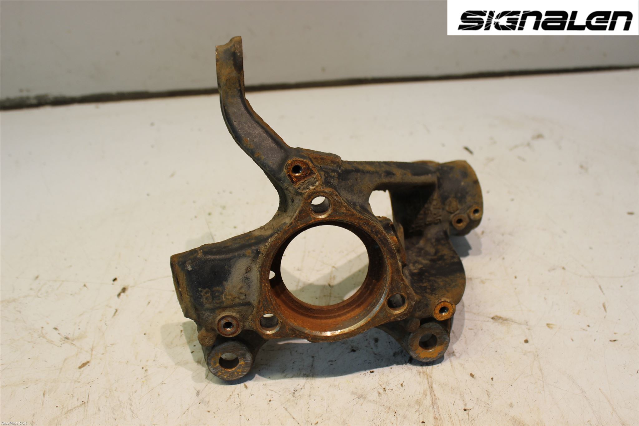 Audi A3/S3 8V 13-20 Styrspindel Lagerhus Hö