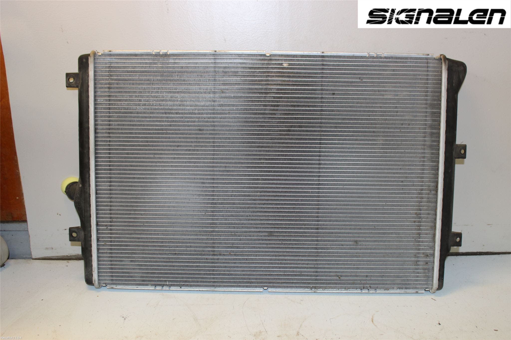 Volkswagen VW PASSAT 11-14 Kylare Man