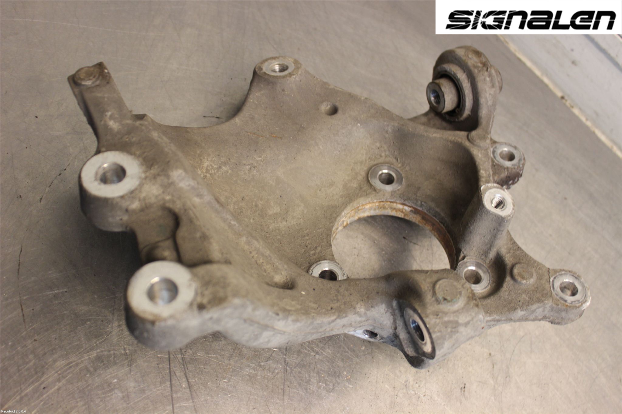 Opel INSIGNIA 09-16 Hjullagerhus-Spindel Vä B