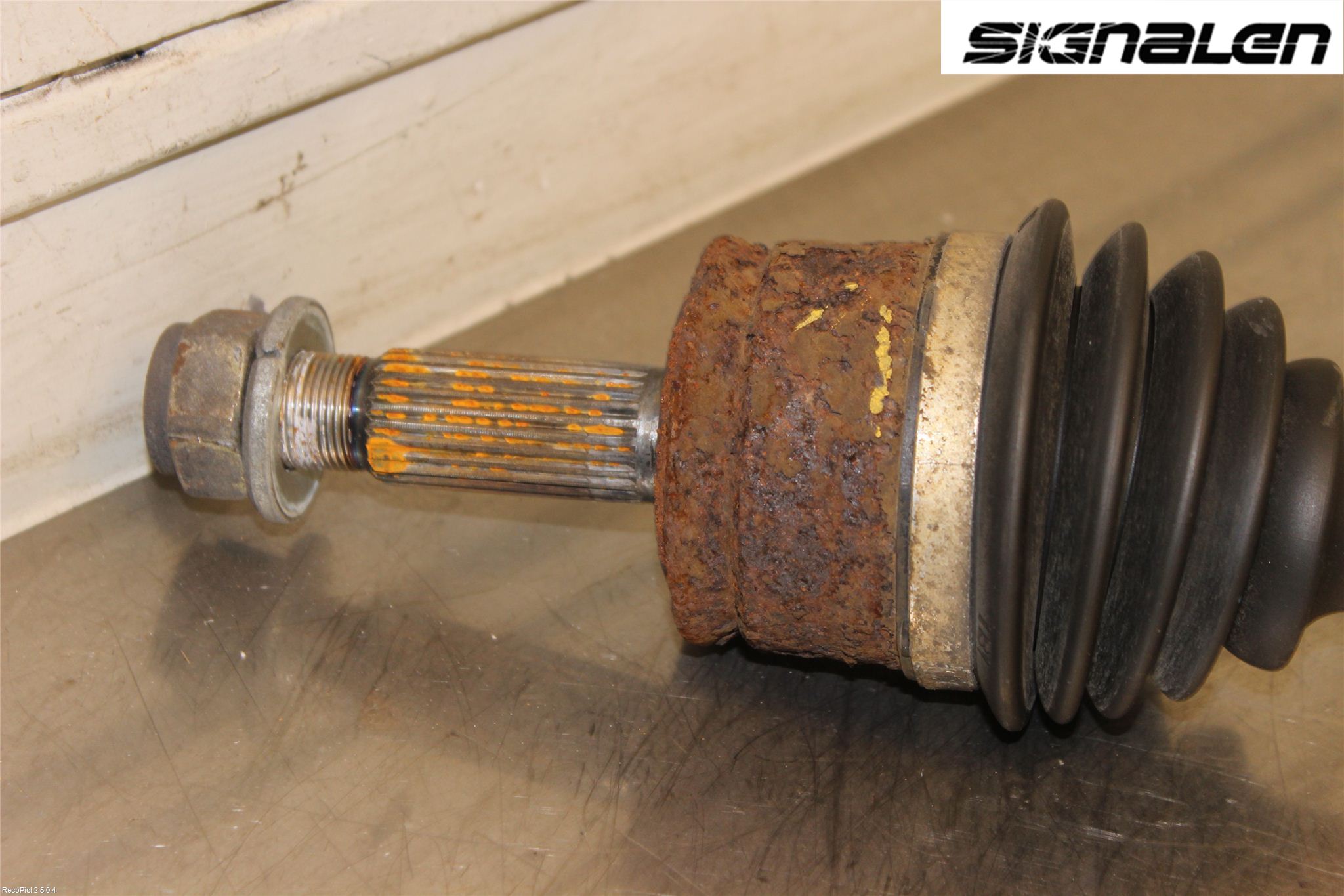 Mitsubishi COLT   04-08 Drivaxel Fram Höger