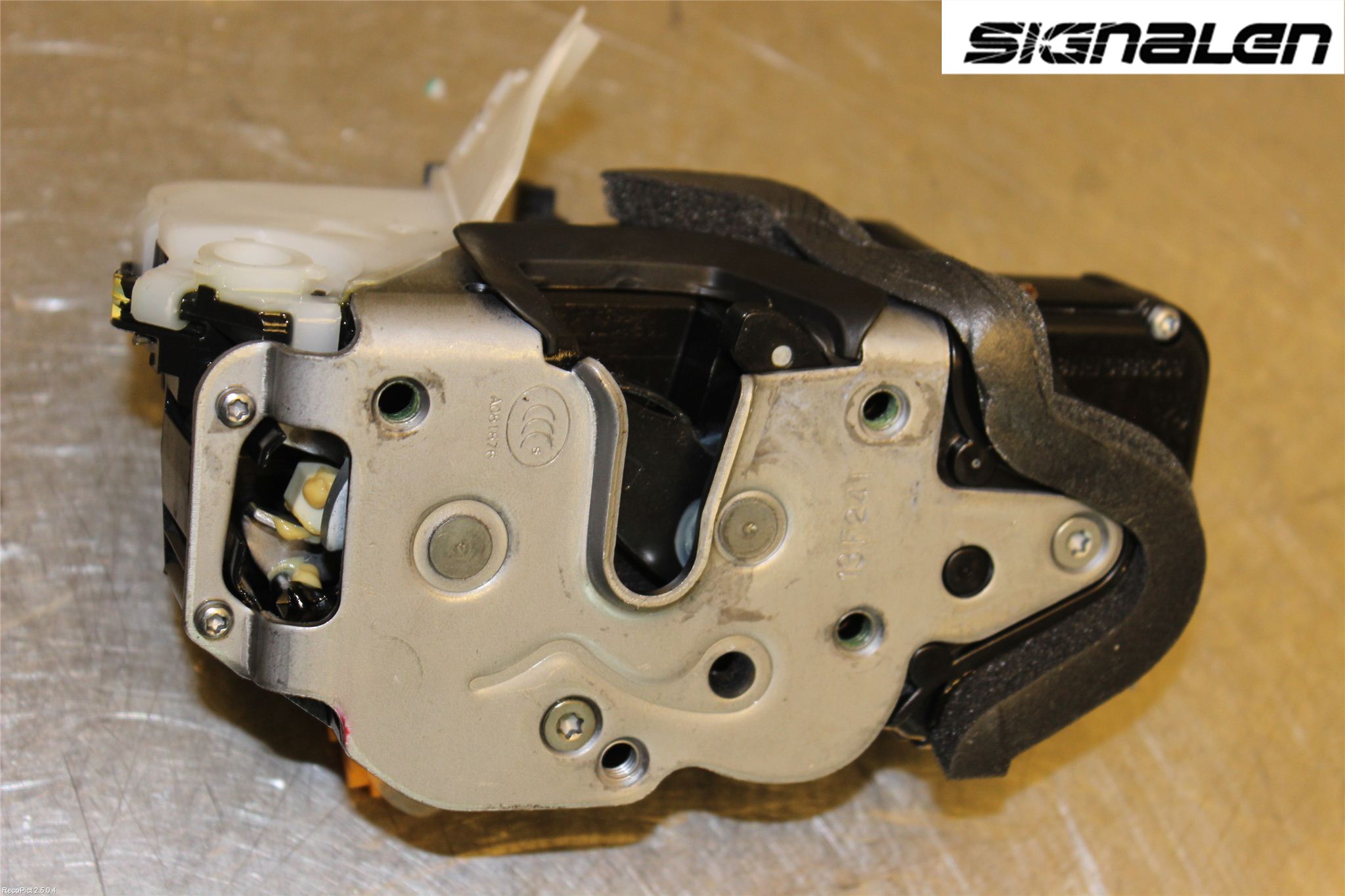 Opel INSIGNIA 09-16 Låskista-Dörrlås