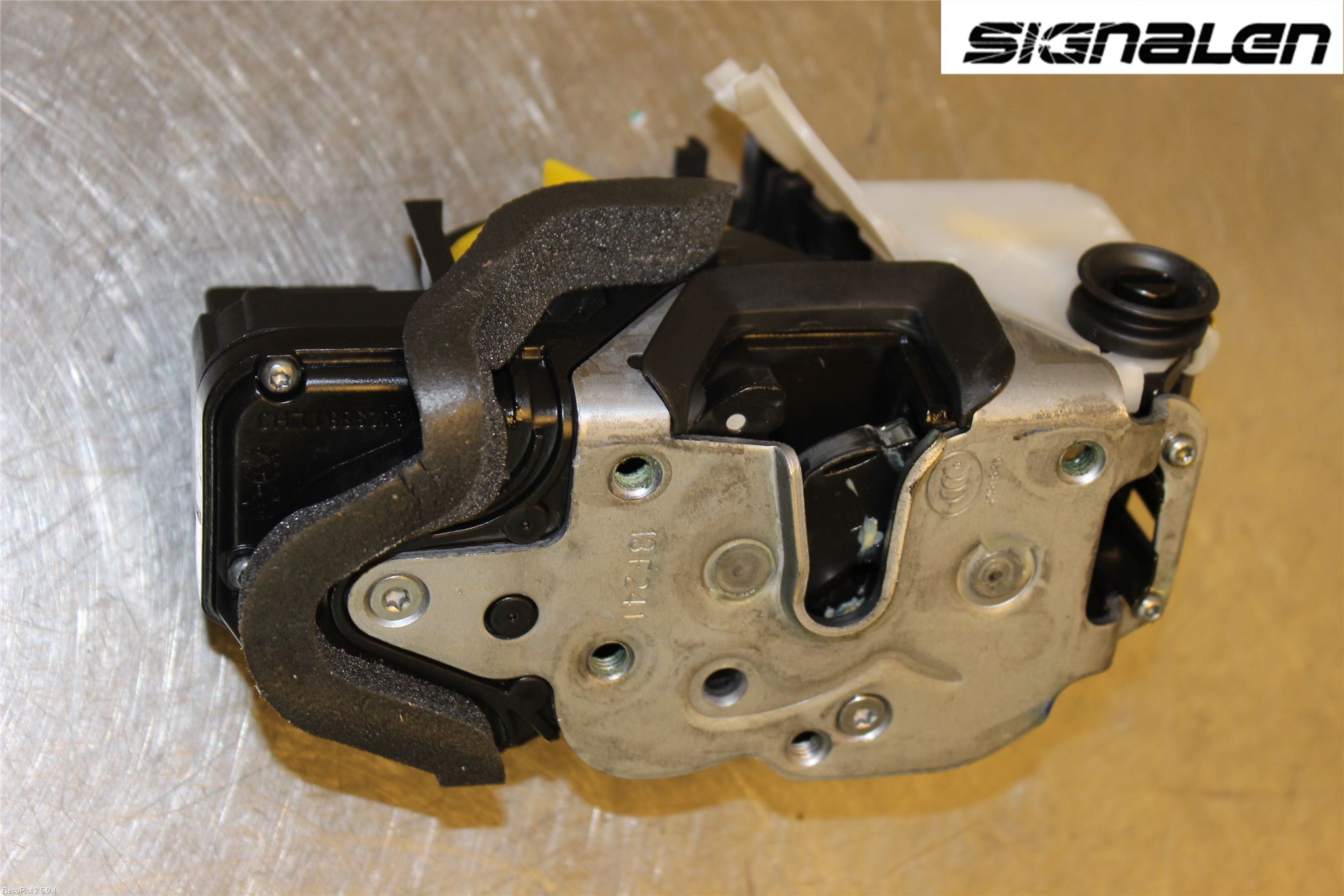 Opel INSIGNIA 09-16 Låskista-Dörrlås