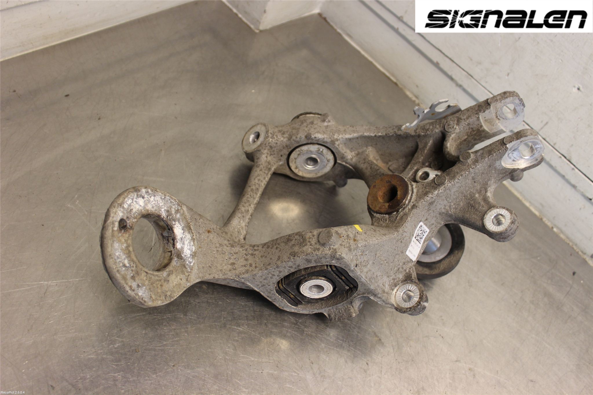 Audi A4 12-15 Hjullagerhus-Spindel Vä B