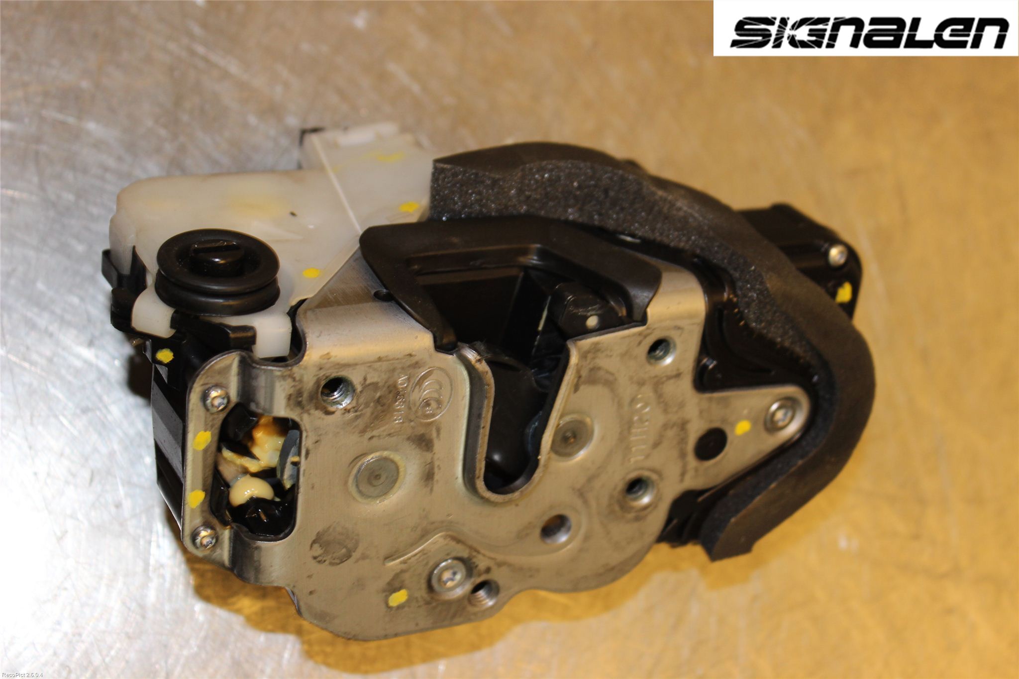 Opel INSIGNIA 09-16 Låskista-Dörrlås