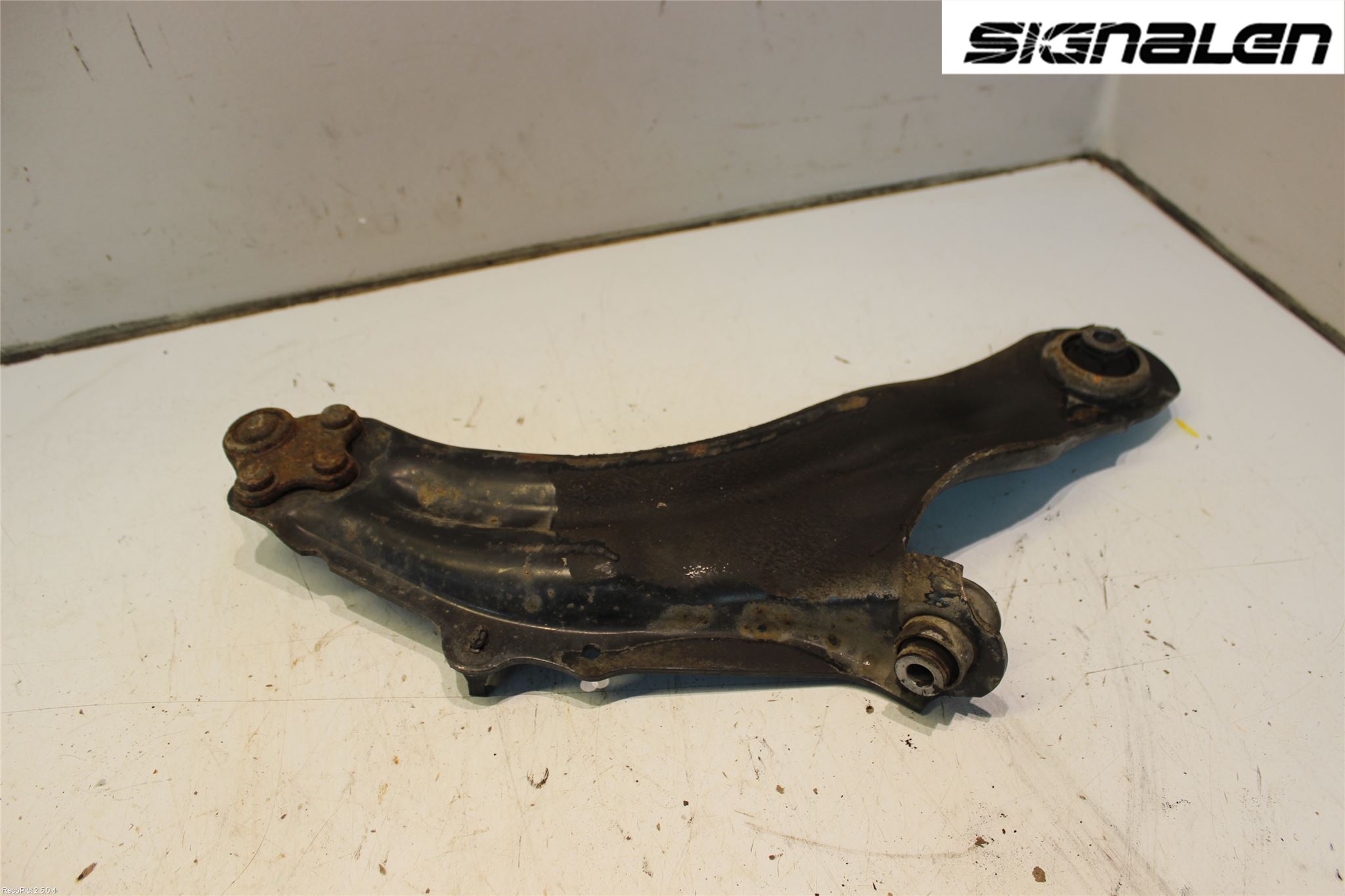 Renault KANGOO II 08-14 Bärarm Fram Undre Vä